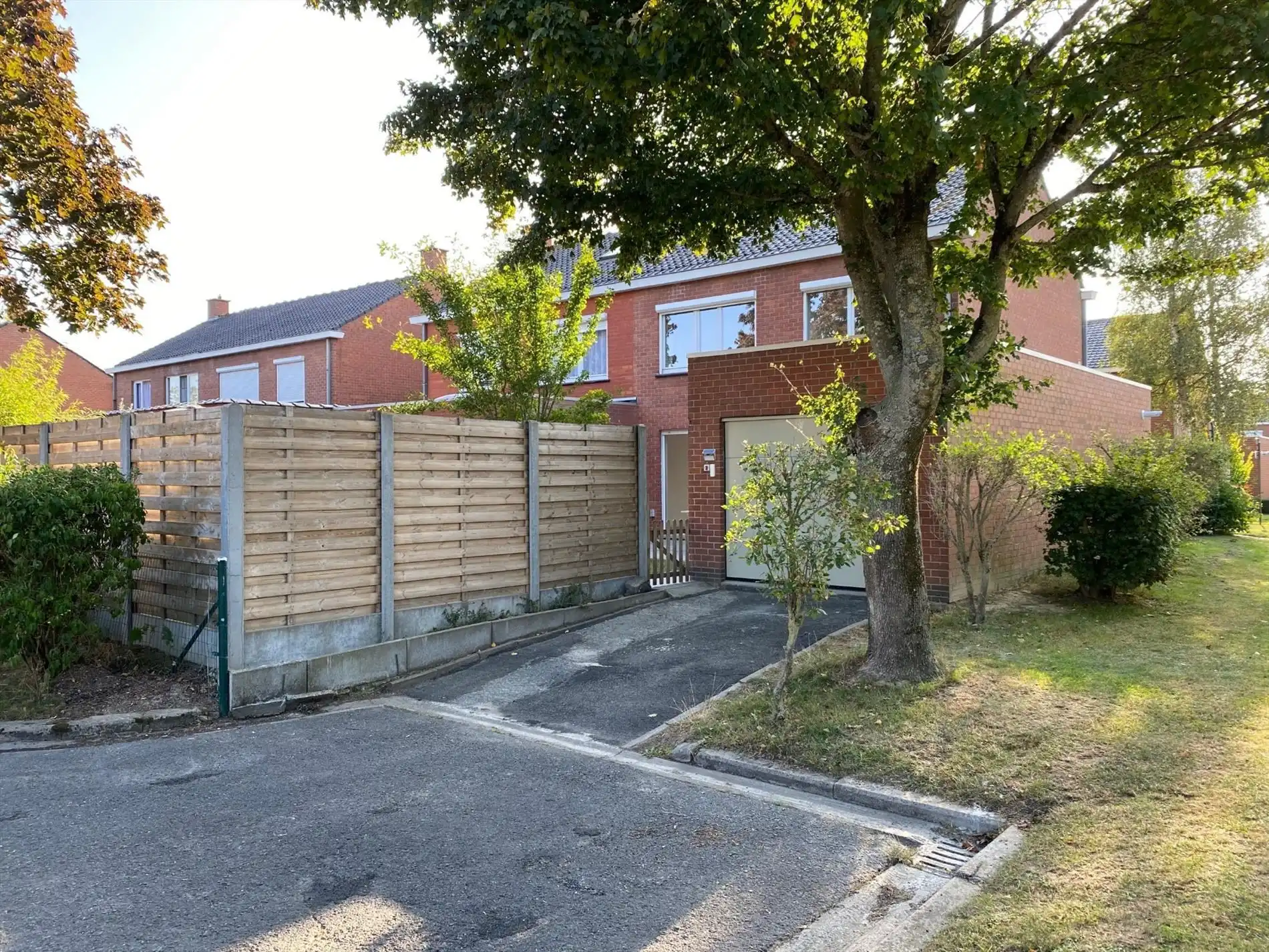 Woning met 3 slaapkamers en garage te Roeselare (Vrij: 1/09/2026) foto 3