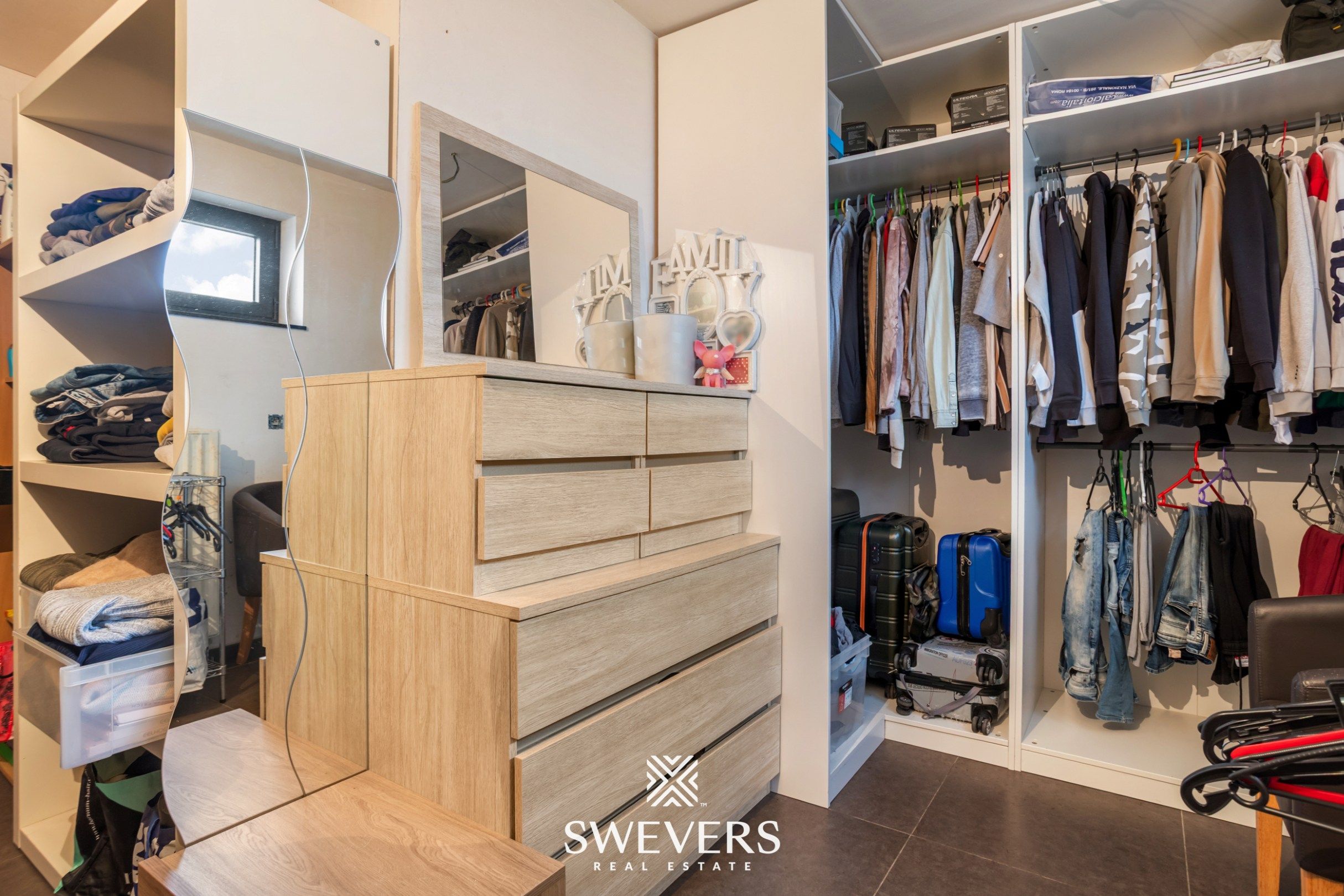 Ruime, instapklare woning met drie slaapkamers en prachtige tuin foto 17