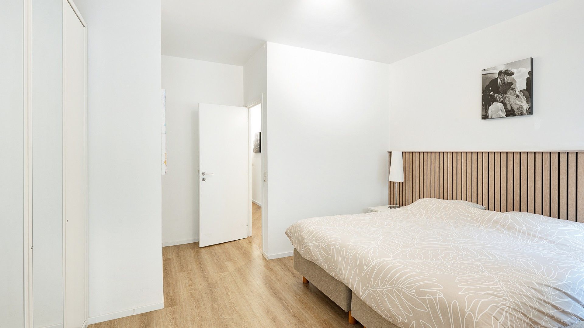Heel ruim appartement van 165m² in de villaresidentie Elysée vlakbij het strand en het Albertplein, hartje Zoute. foto 23