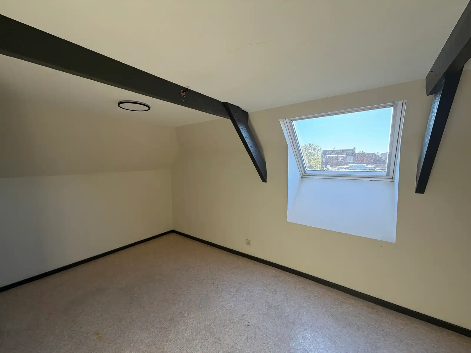 Ruim 3 slpk appartement te huur in Hechtel-Eksel foto 11