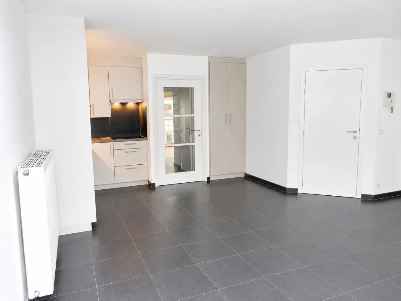 Appartement met twee slaapkamers op 100 meters van de markt te Blankenberge. In een gebouw met lift. foto 4