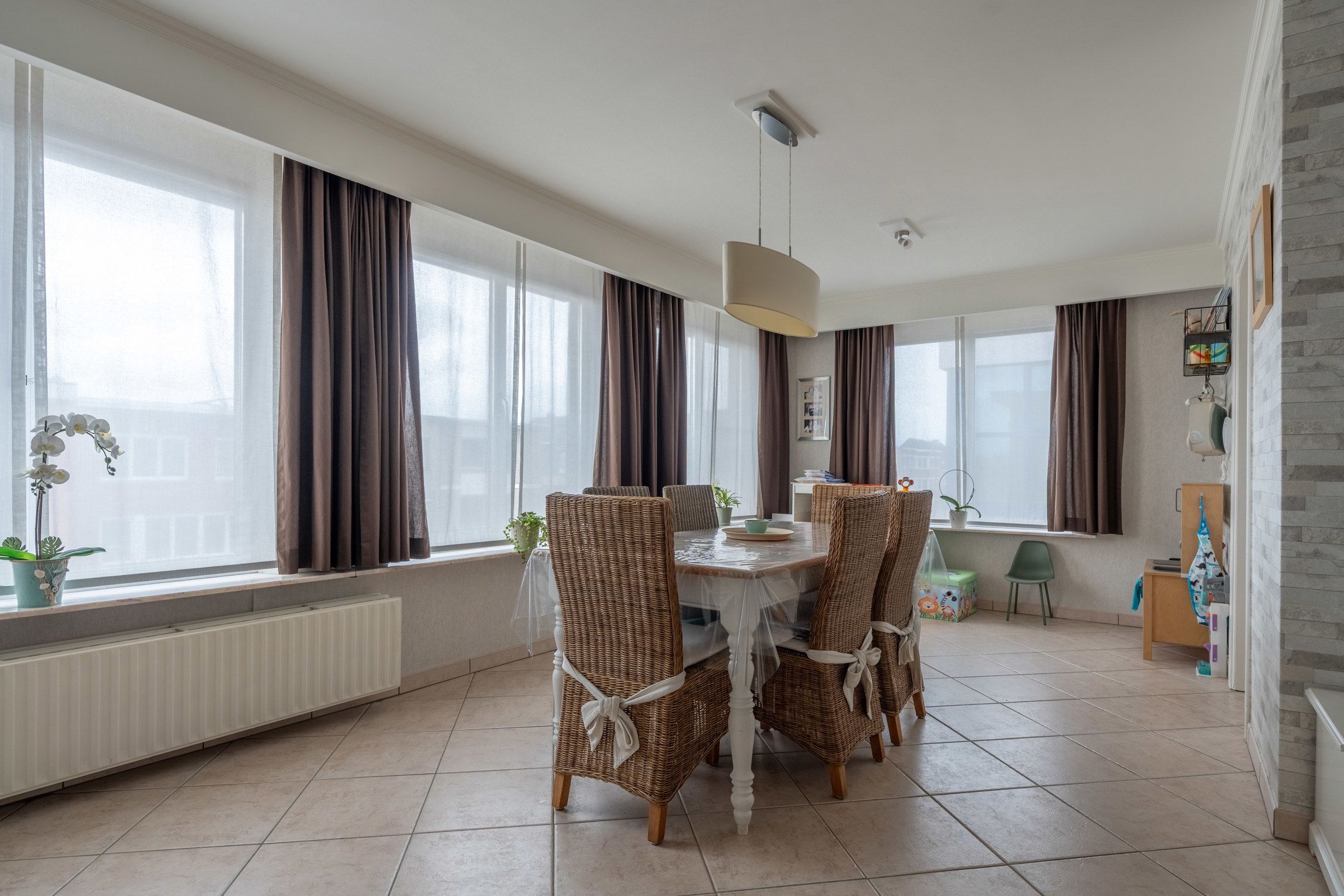 Instapklaar 2slpk app met garagebox en terras te Turnhout foto 2