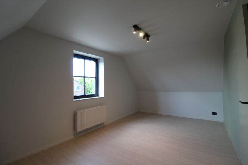 Woning met uniek landelijk karakter te Izegem foto 26