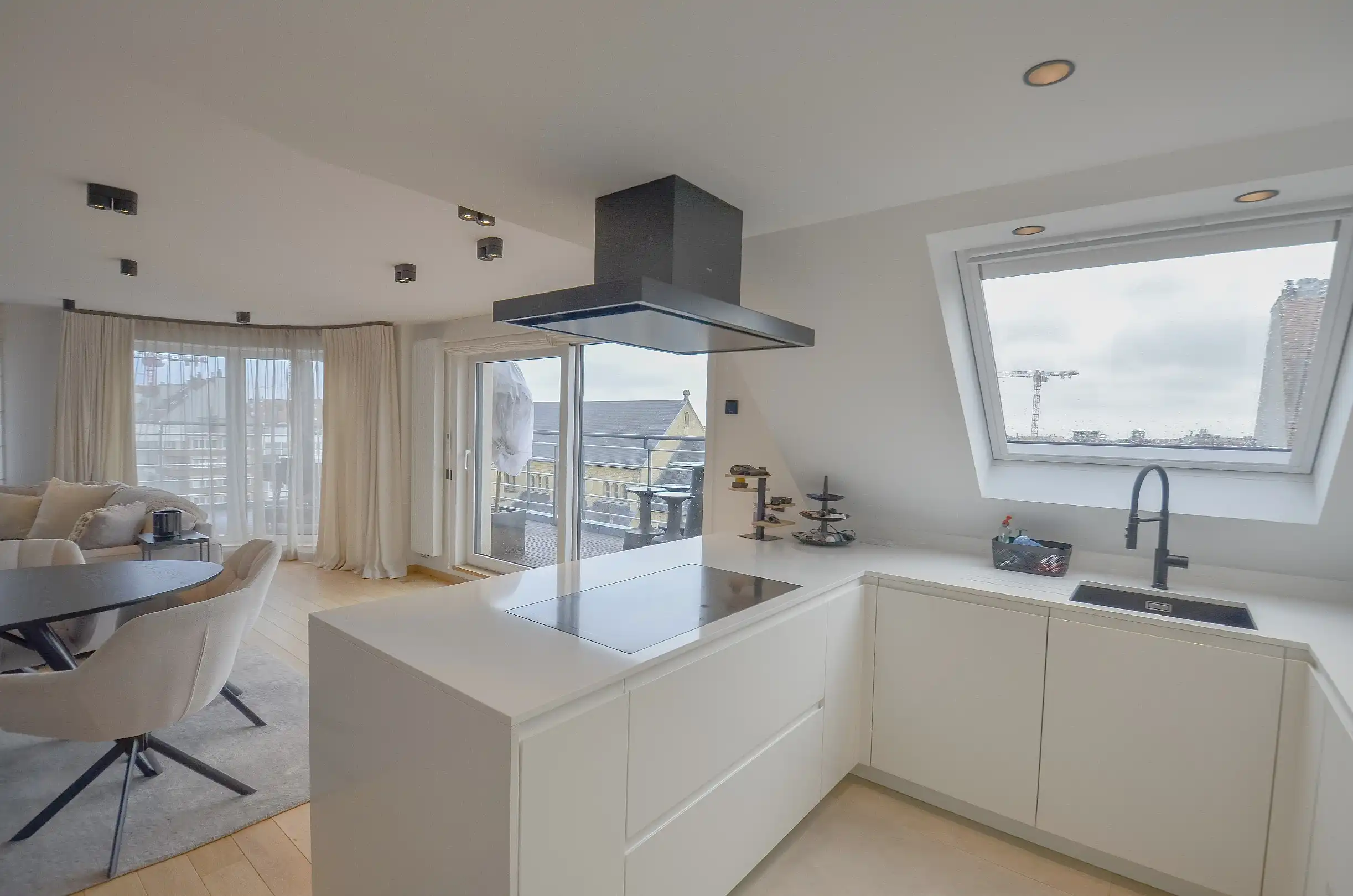 Uniek duplexappartement/penthouse met een weids uitzicht. foto 10