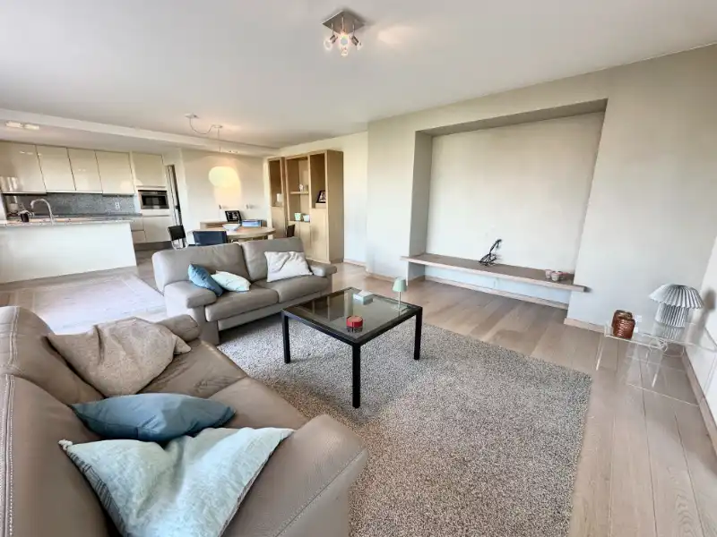Exclusieve penthouse met 2 slaapkamers, royaal zonneterras en uniek groen uitzicht foto 4