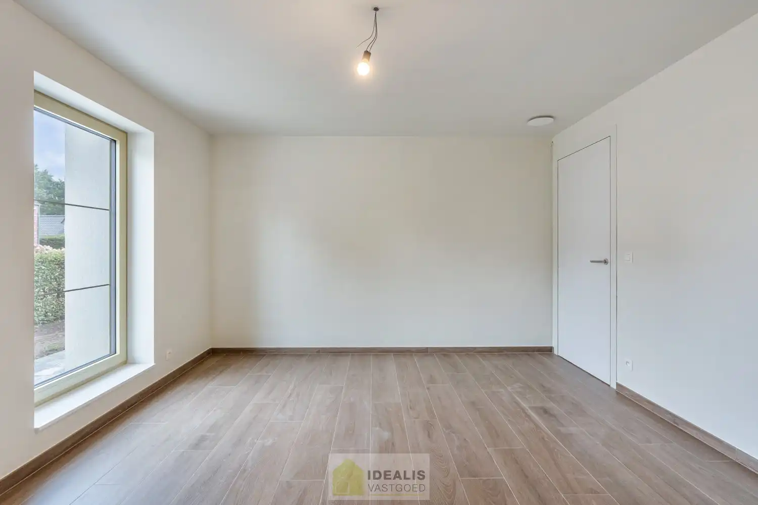 Schitterend volledig vernieuwde woning met 3 ruime slaapkamers foto 25