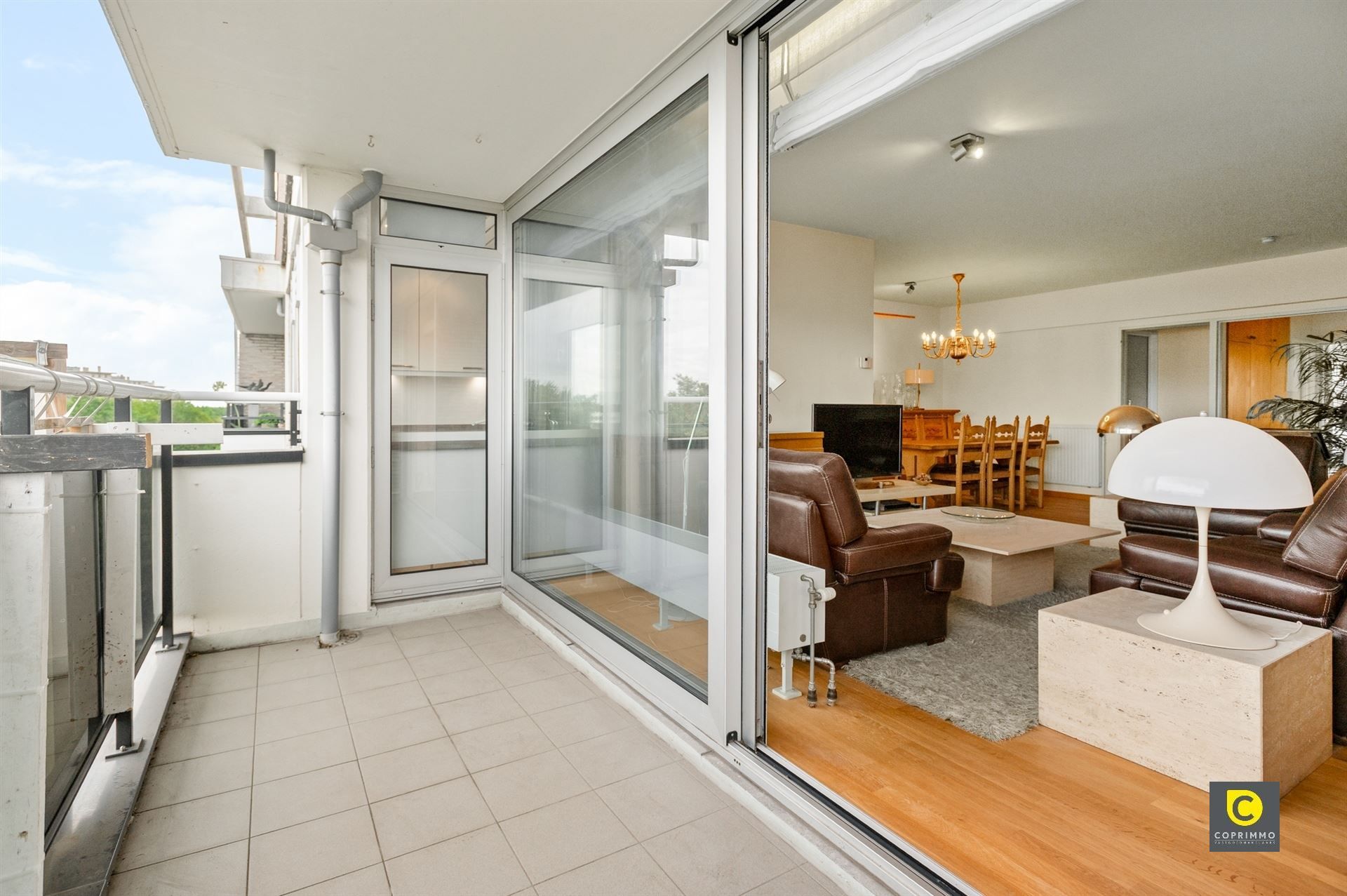 Ruim 2 slaapkamer app + stpl foto 4
