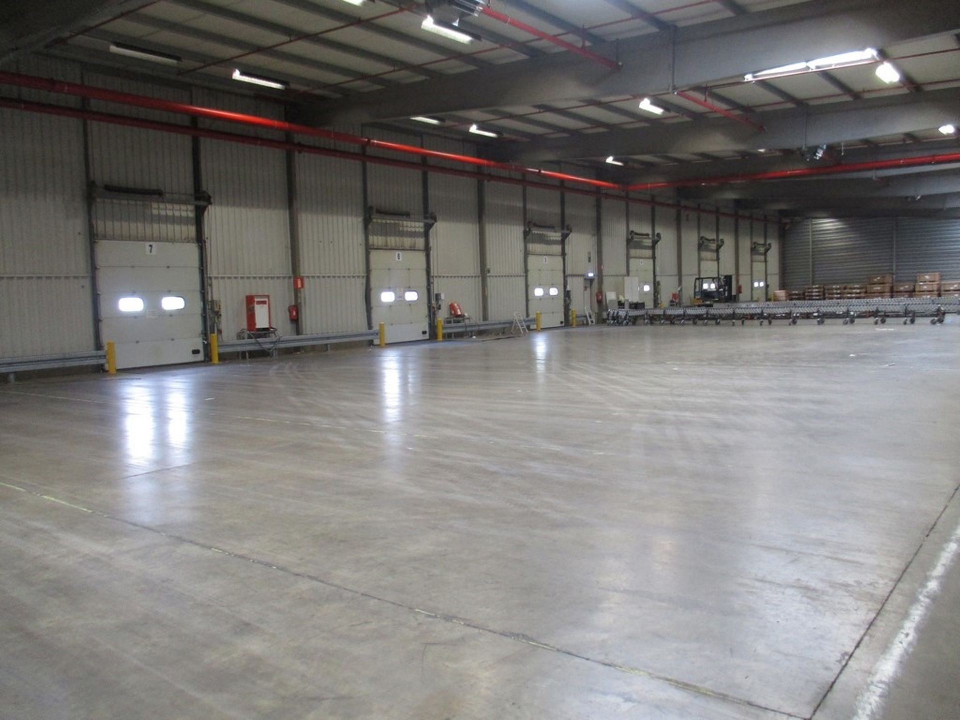 Genk: Logistieke nieuwbouw magazijnen en loskades met kantoren te huur foto 3