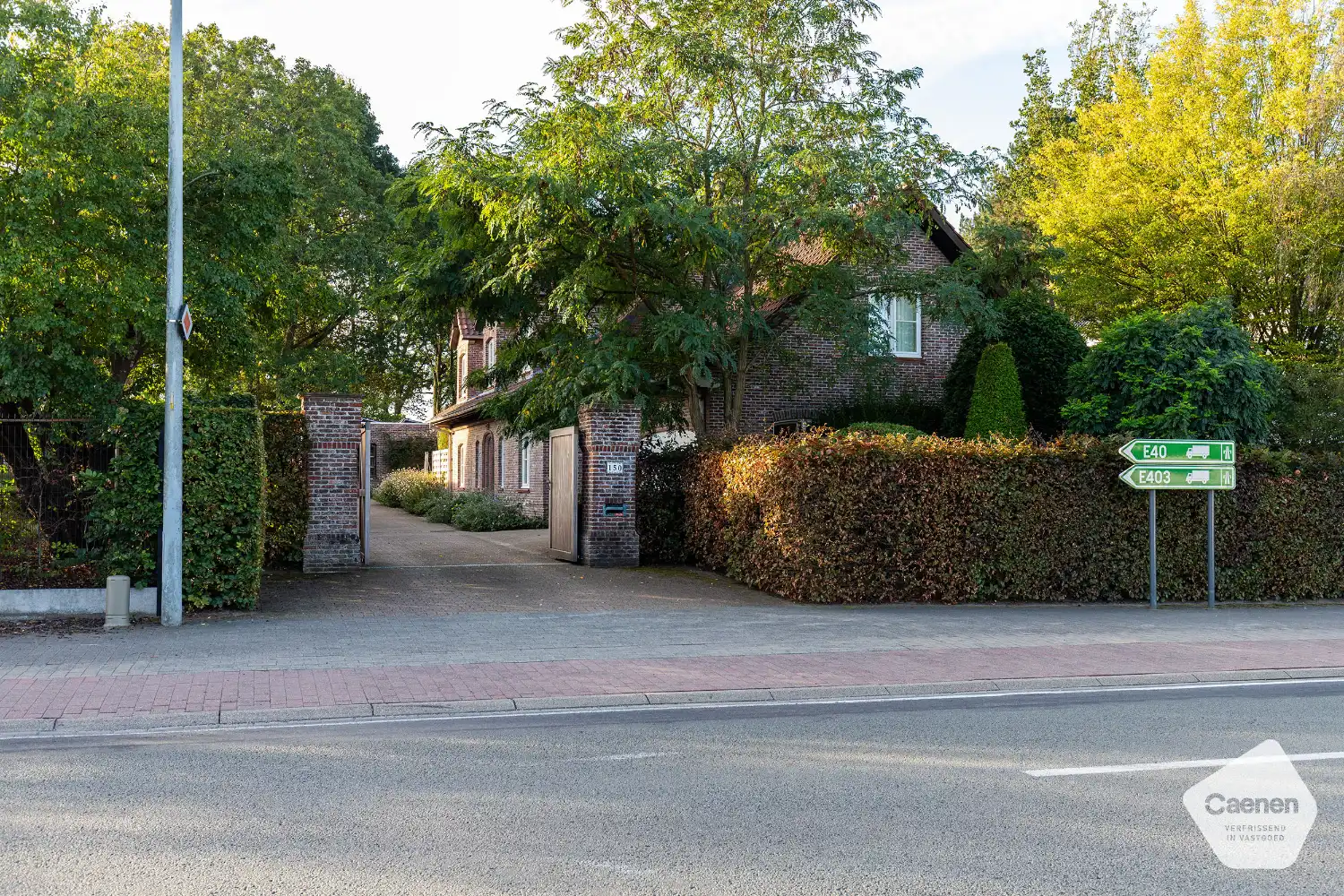 Prachtige smaakvolle gerenoveerde villa met uniek bijgebouw op een perceel van 2021m²  en 5 slaapkamers. foto 29