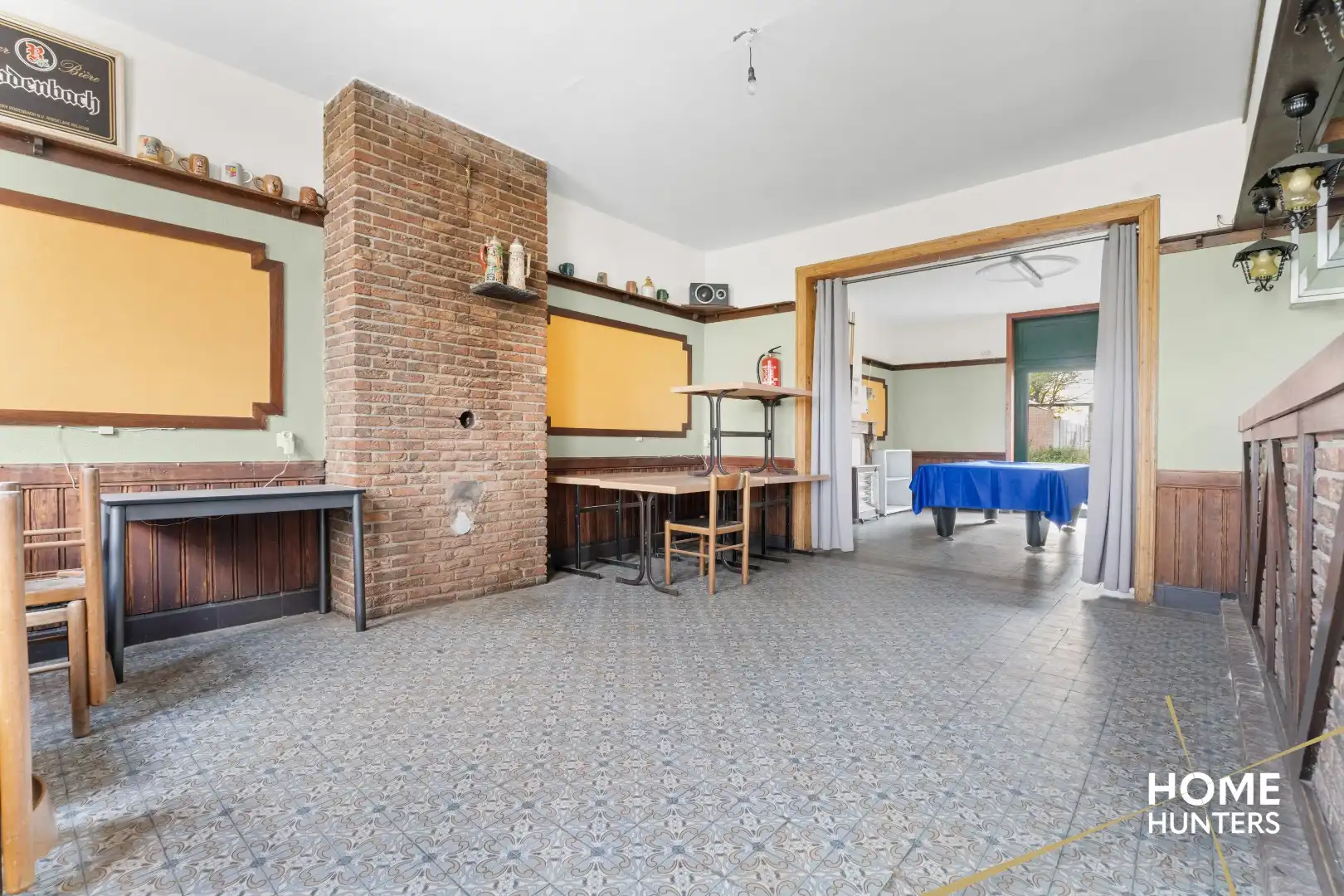 Renovatieproject met 4 slaapkamers, garage en ruime tuin foto 4