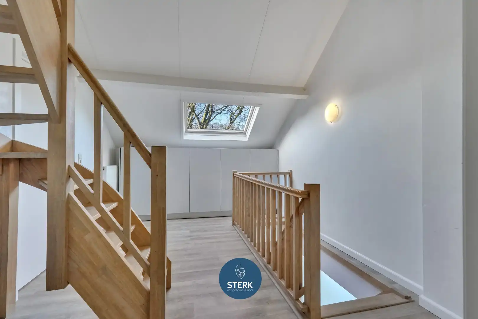 INSTAPKLARE WONING MET OP EEN CENTRALE LOCATIE LANAKEN !  foto 11