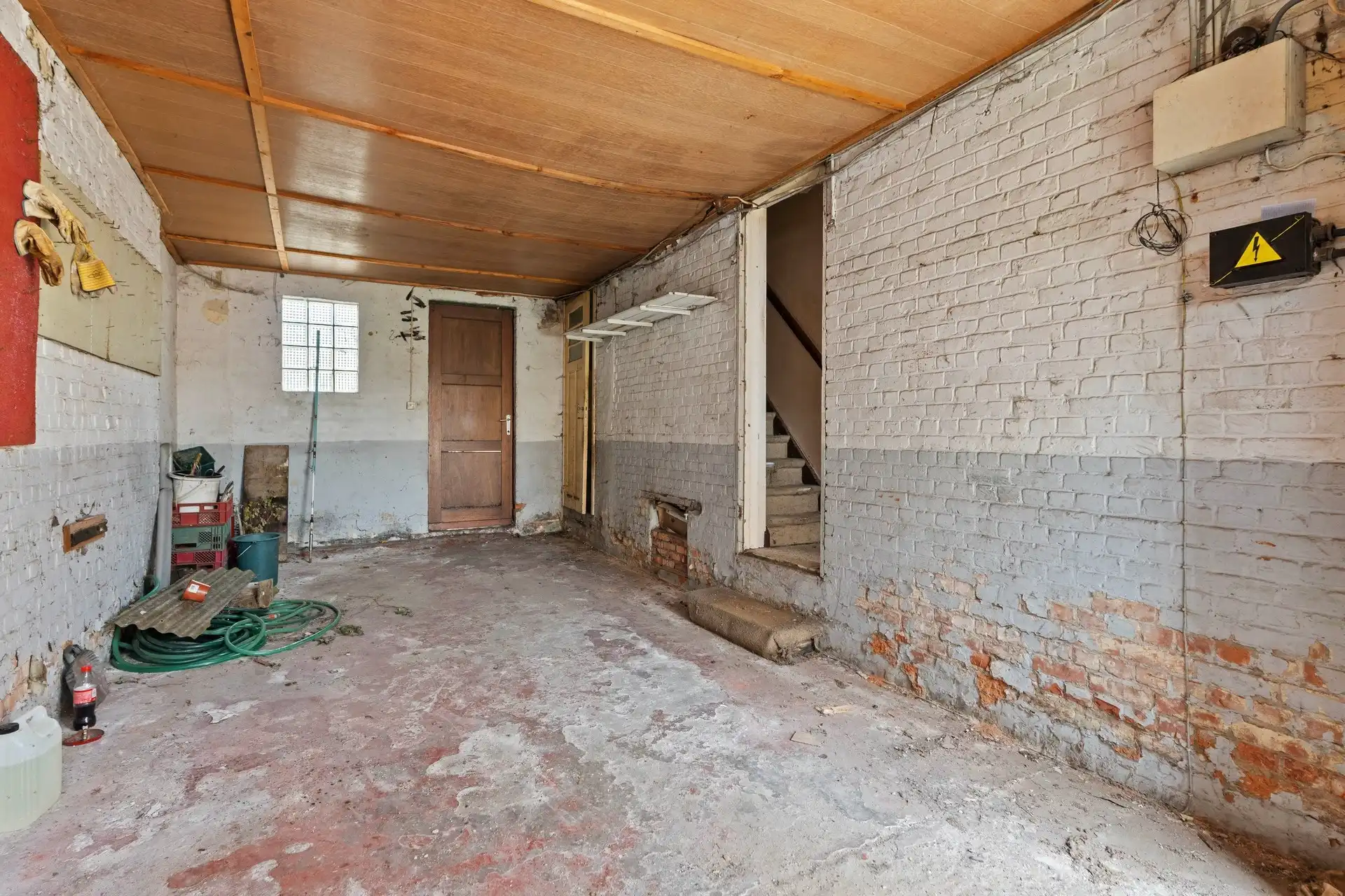 te renoveren rijwoning met potentieel foto 12