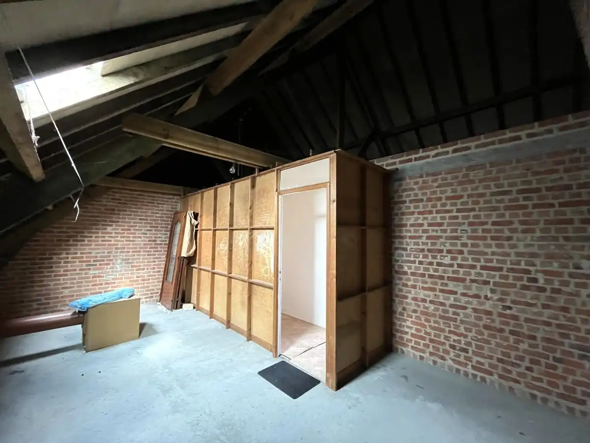 Rumbeke - Te renoveren woning met tuin, garage en uitweg achteraan foto 14