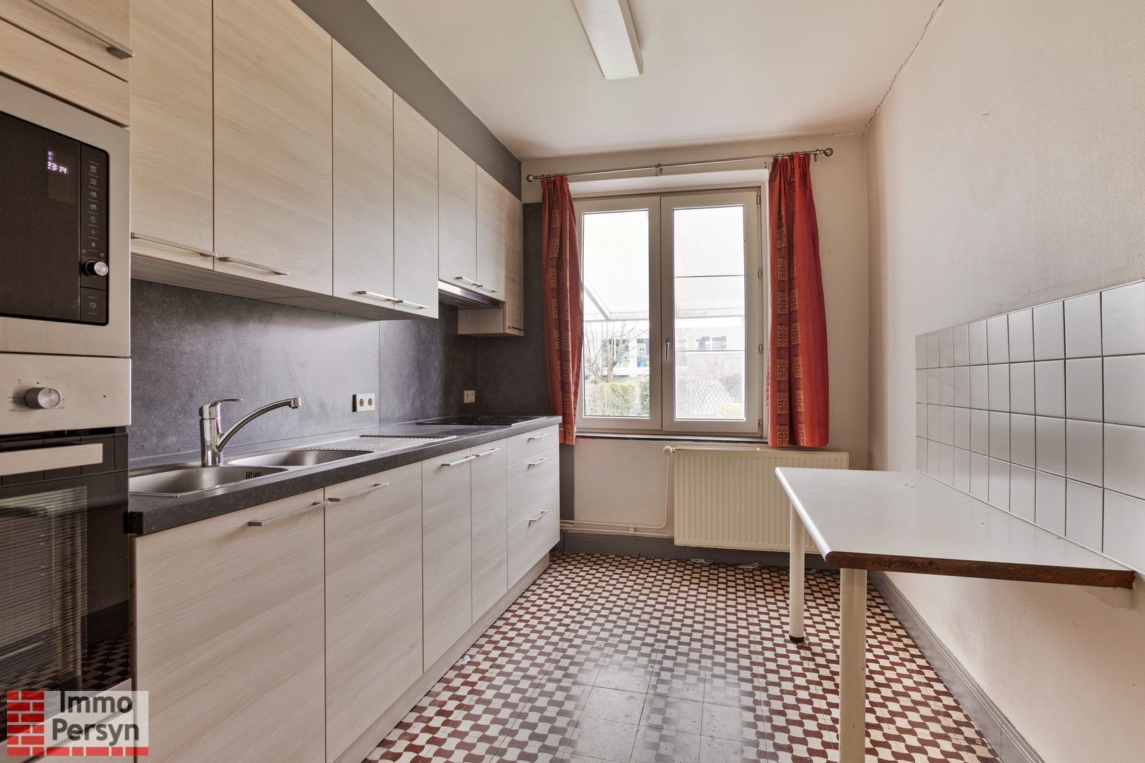 Ruime stadswoning met 3 slaapkamers en tuintje. foto 6