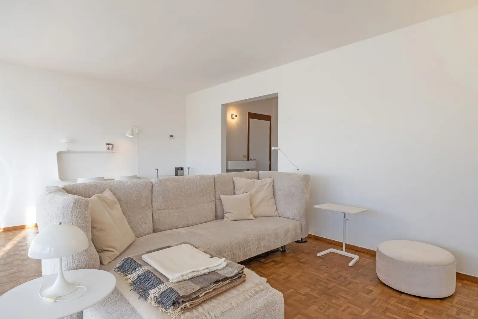 Stijlvol gerenoveerd appartement zongericht met open zicht in hartje Oostende foto 3