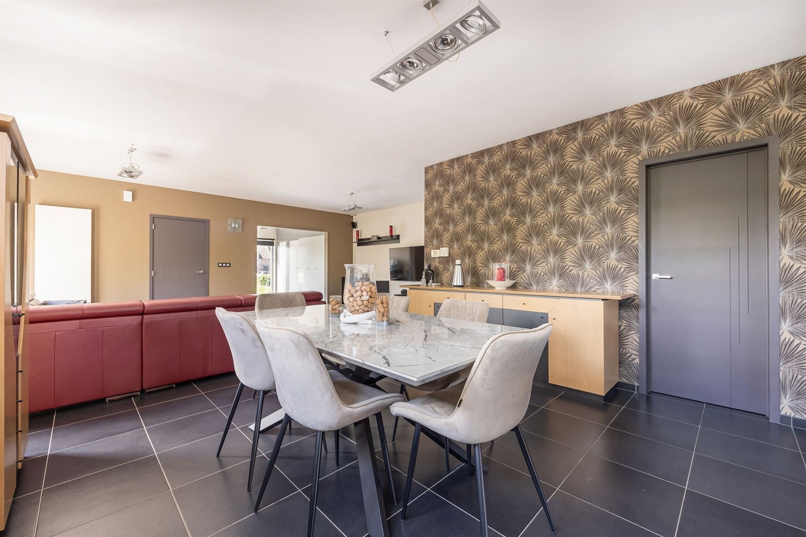 Topwoning! Ruime HOB met toffe tuin op centrale ligging! foto 7