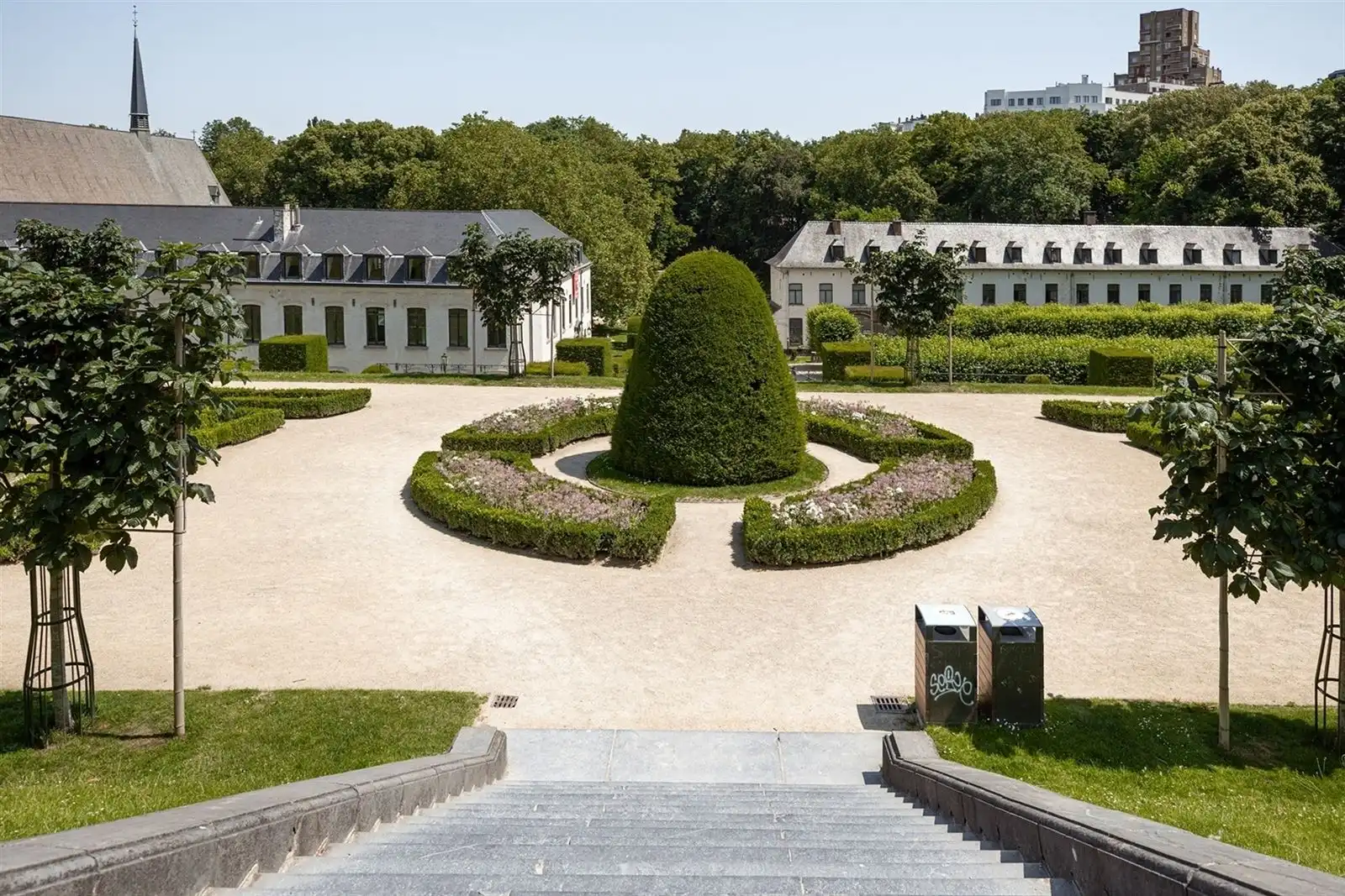 CAMBRE – Uitzonderlijk luxueus gelijkvloersappartement met tuin tegenover Ter Kamerenbos

  foto 29