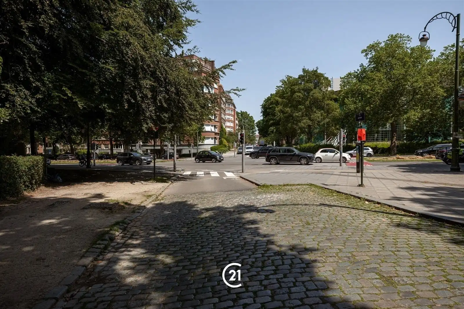 CAMBRE – Uitzonderlijk luxueus gelijkvloersappartement met tuin tegenover Ter Kamerenbos

  foto 29