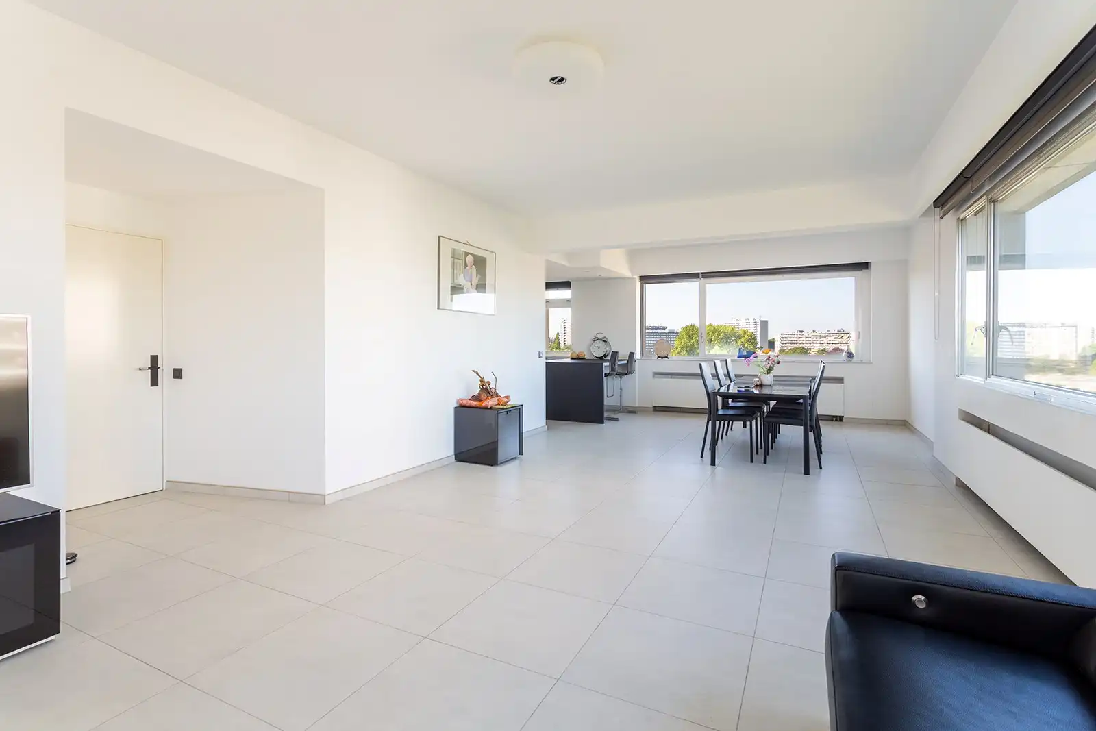 Instapklaar hoekappartement (150 m²) met veel lichtinval! foto 4