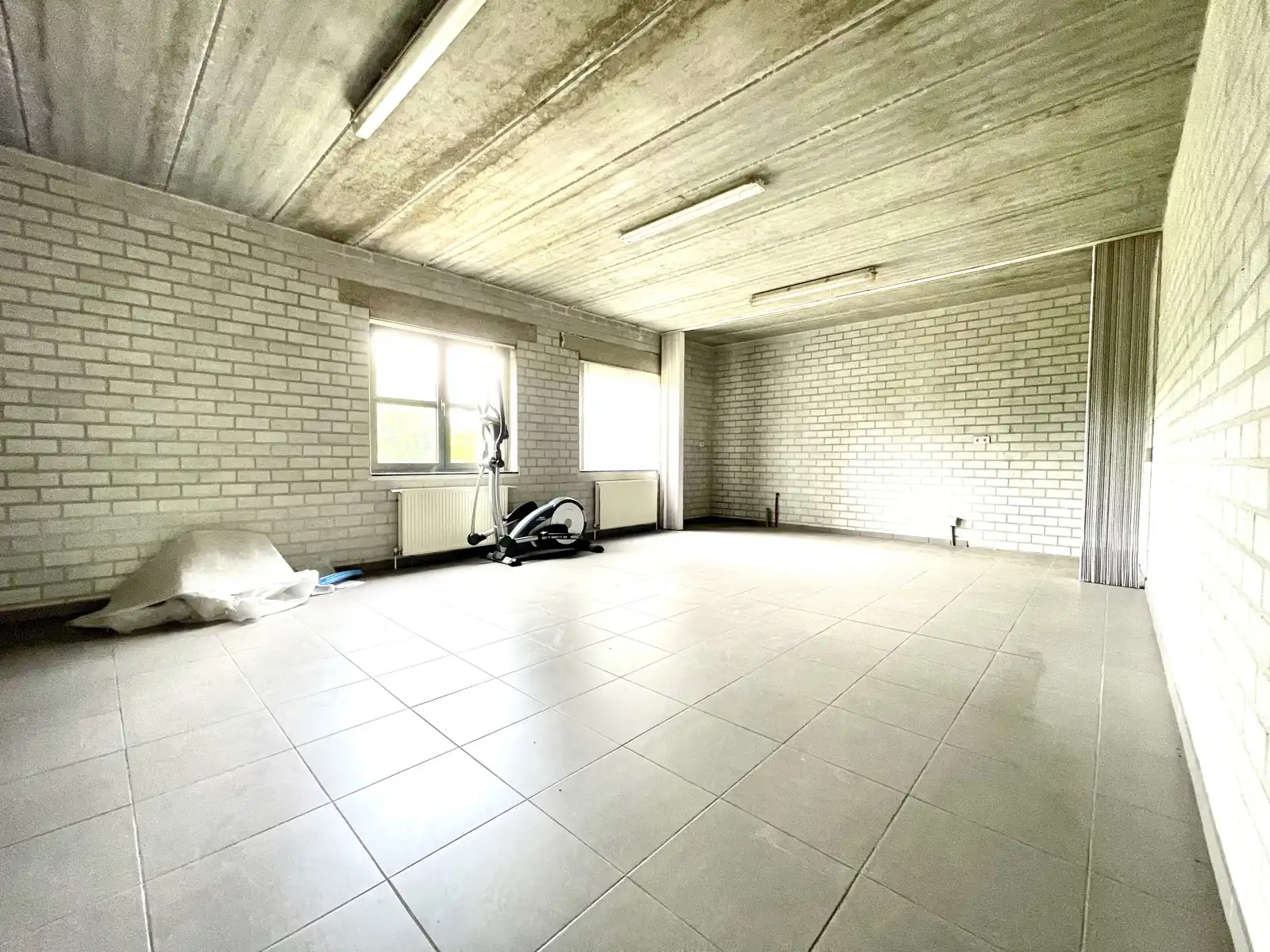 Ruim duplex appartement met handel voor agrarische functie. foto 11