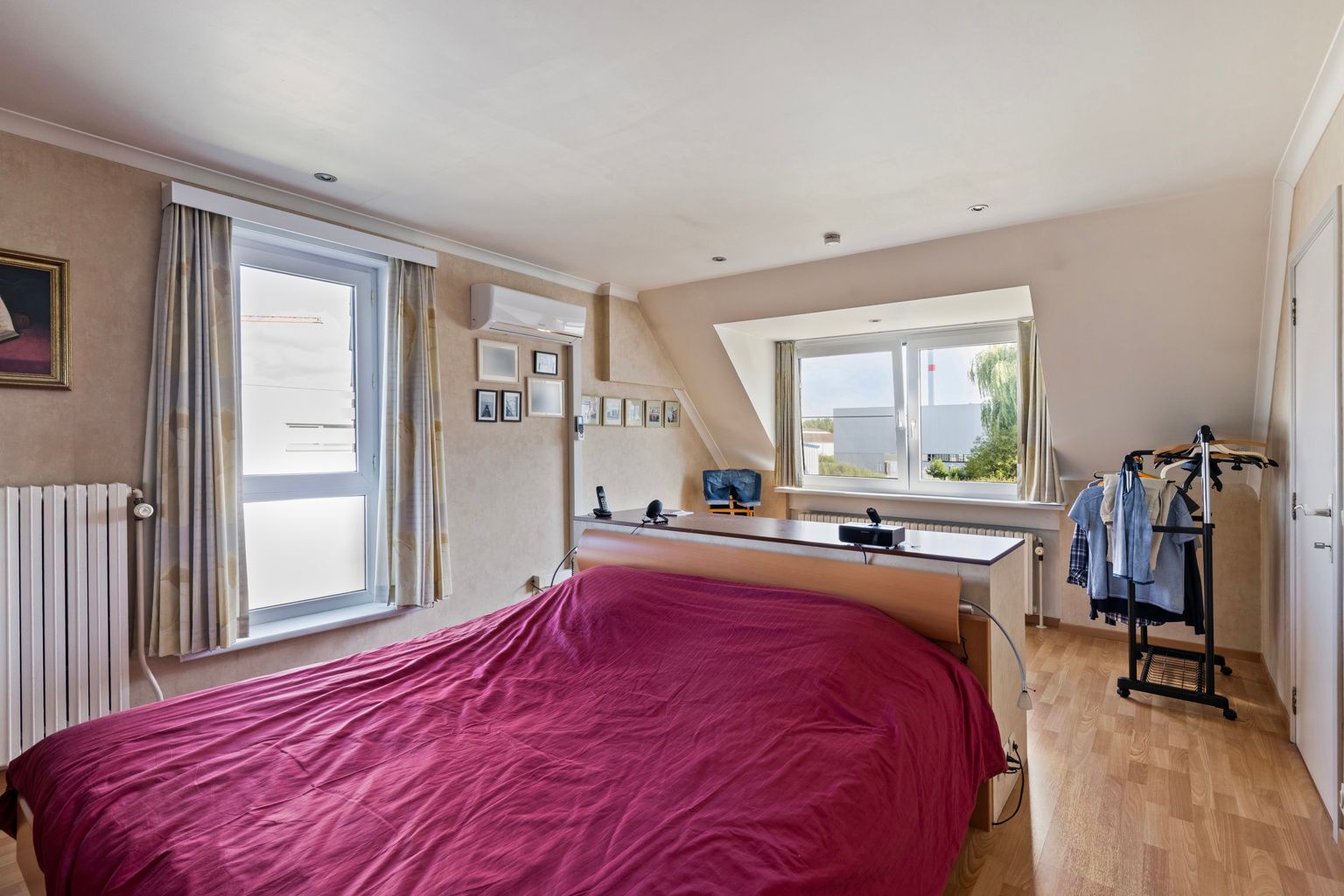Ruime asbest vrije villa met magazijn en zwembad  foto 24