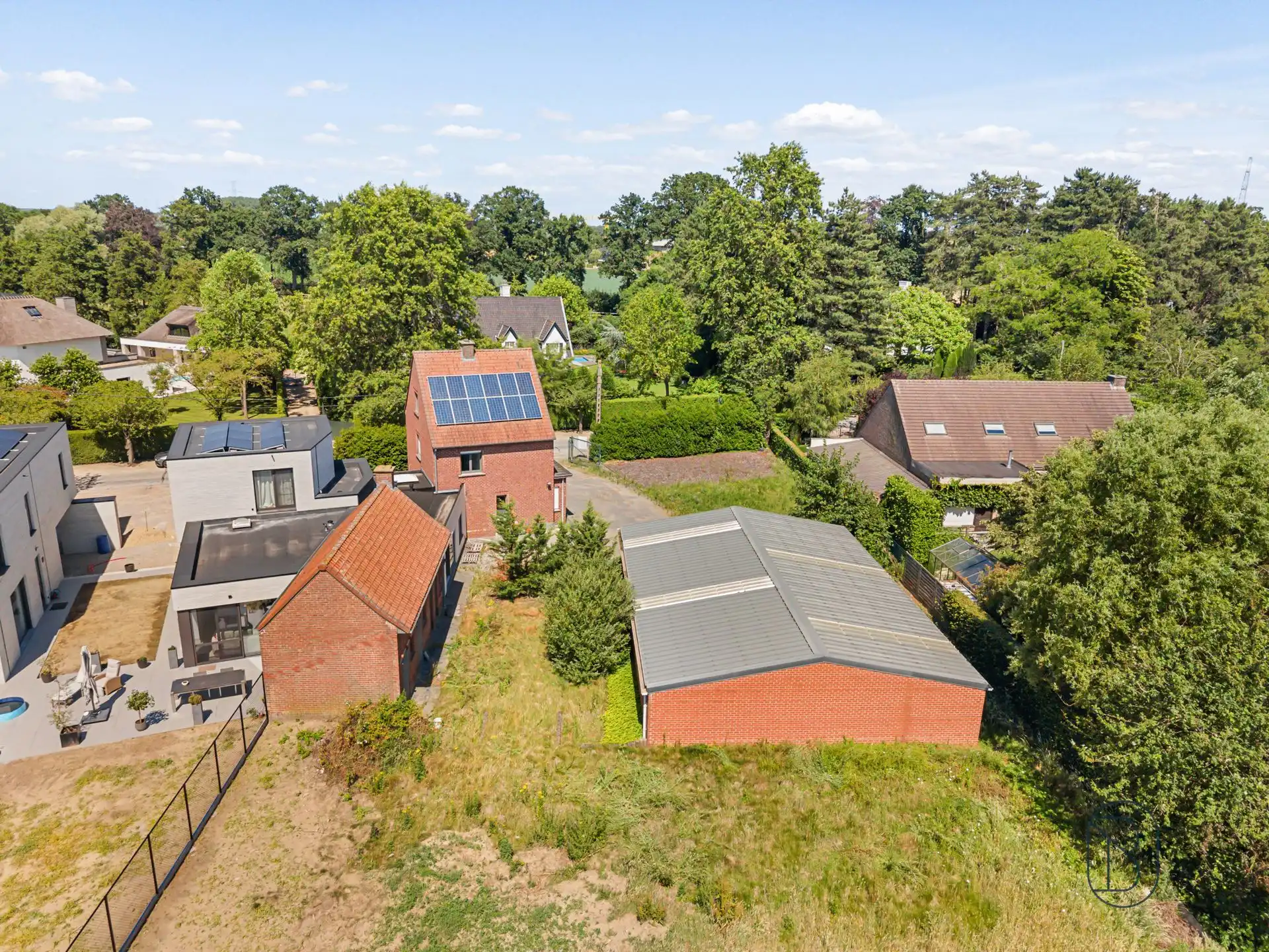 Toffe goedgelegen halfopen bebouwing met loods van 180m²! foto 14