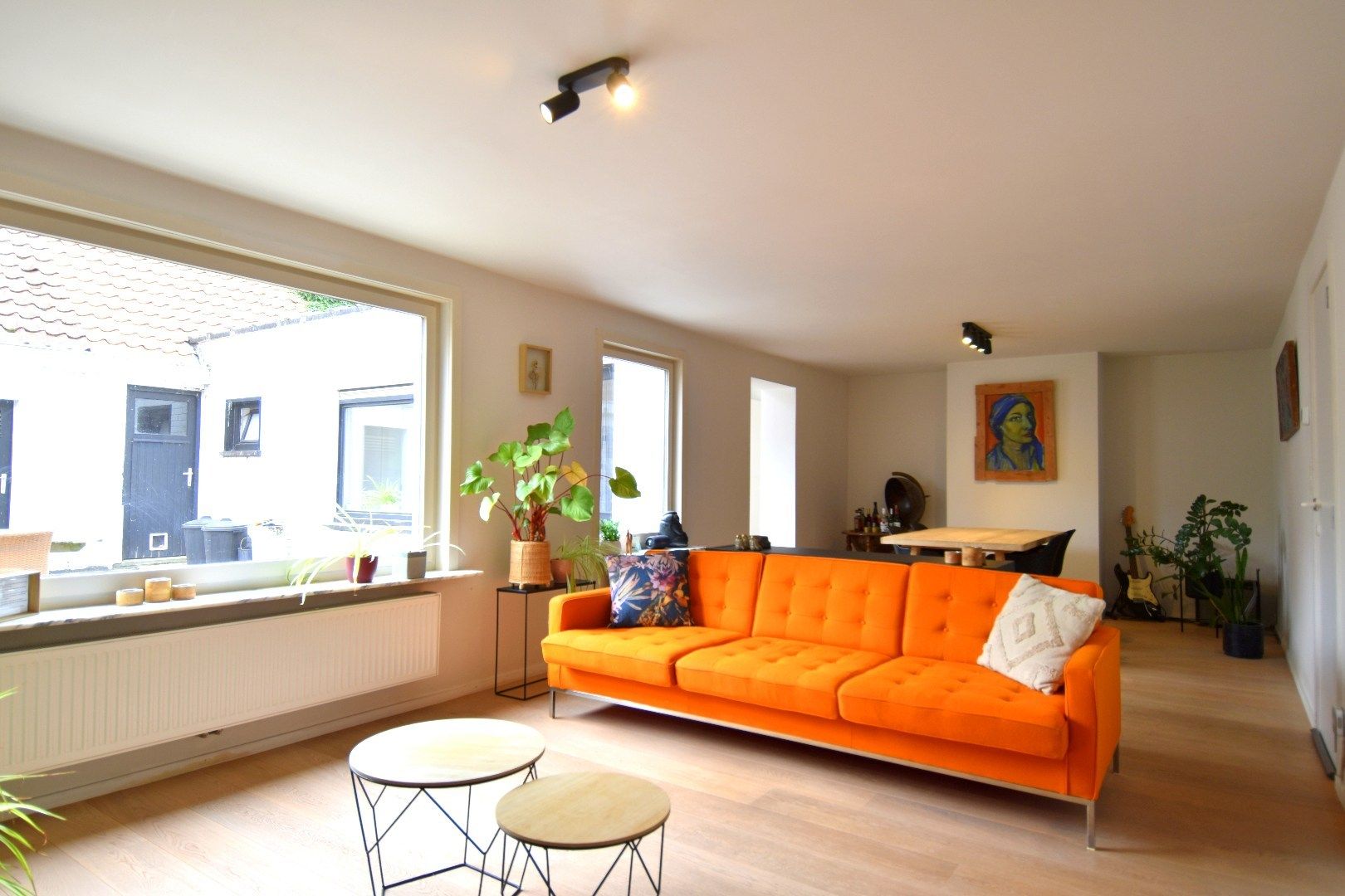 Hoofdfoto van de publicatie: Alleenstaande woning met 3 slaapkamers, tuin én garage te koop in centrum-Kuurne