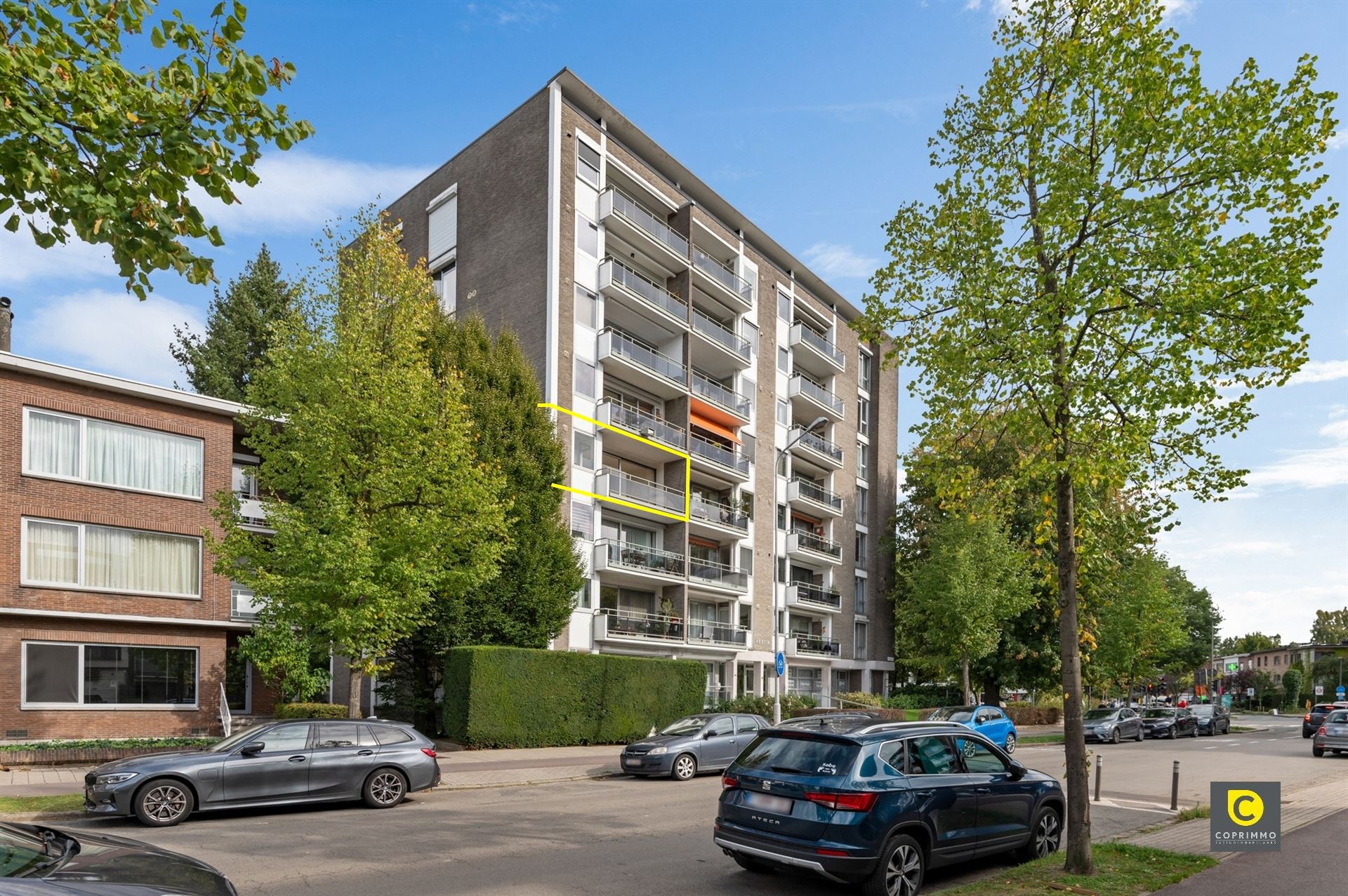 Karaktervol 2 slpk hoek-app met 2 terrassen op toplocatie! foto {{pictureIndex}}