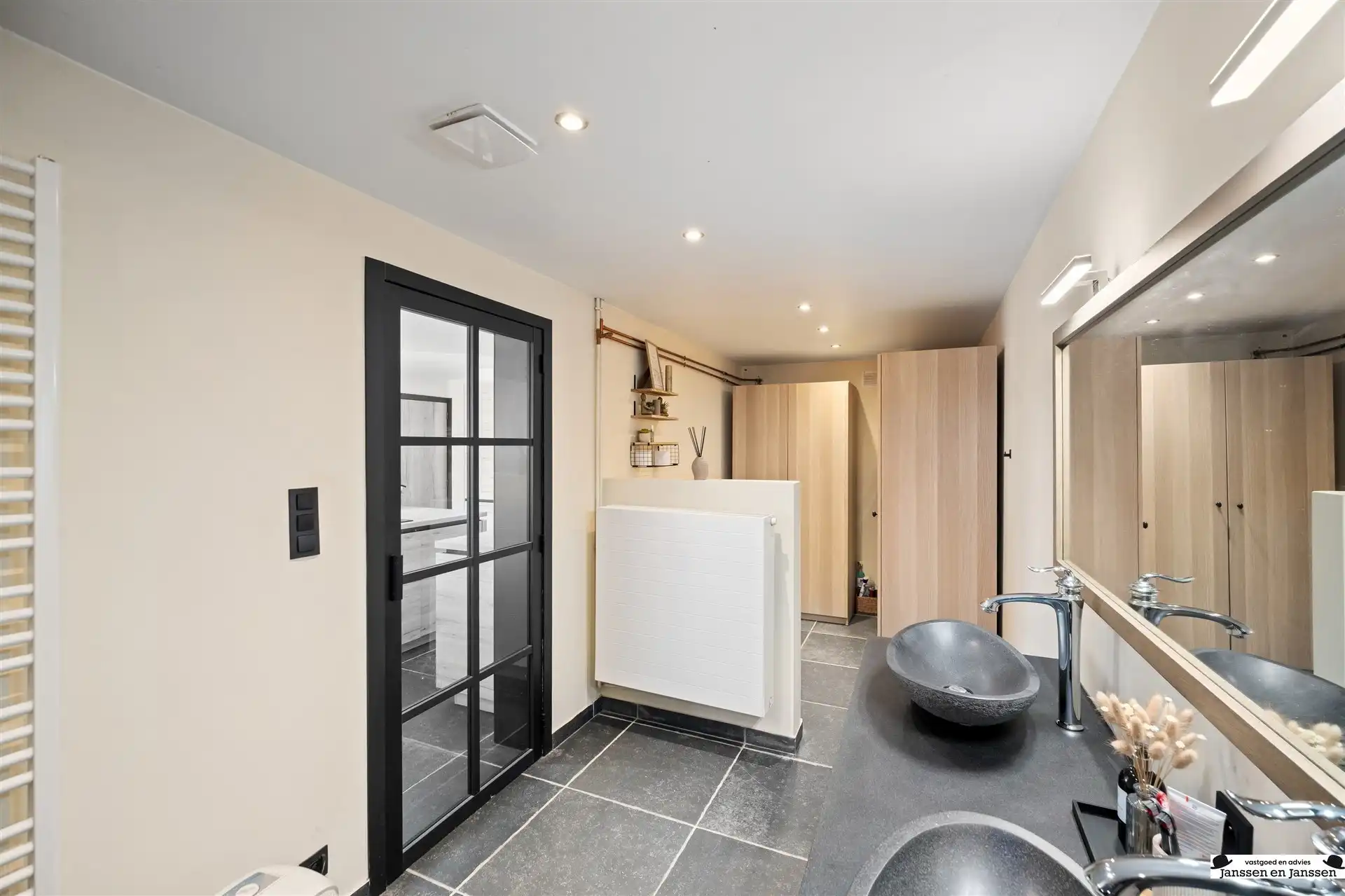 Instapklare gezinswoning met tuin nabij Brugge foto 12