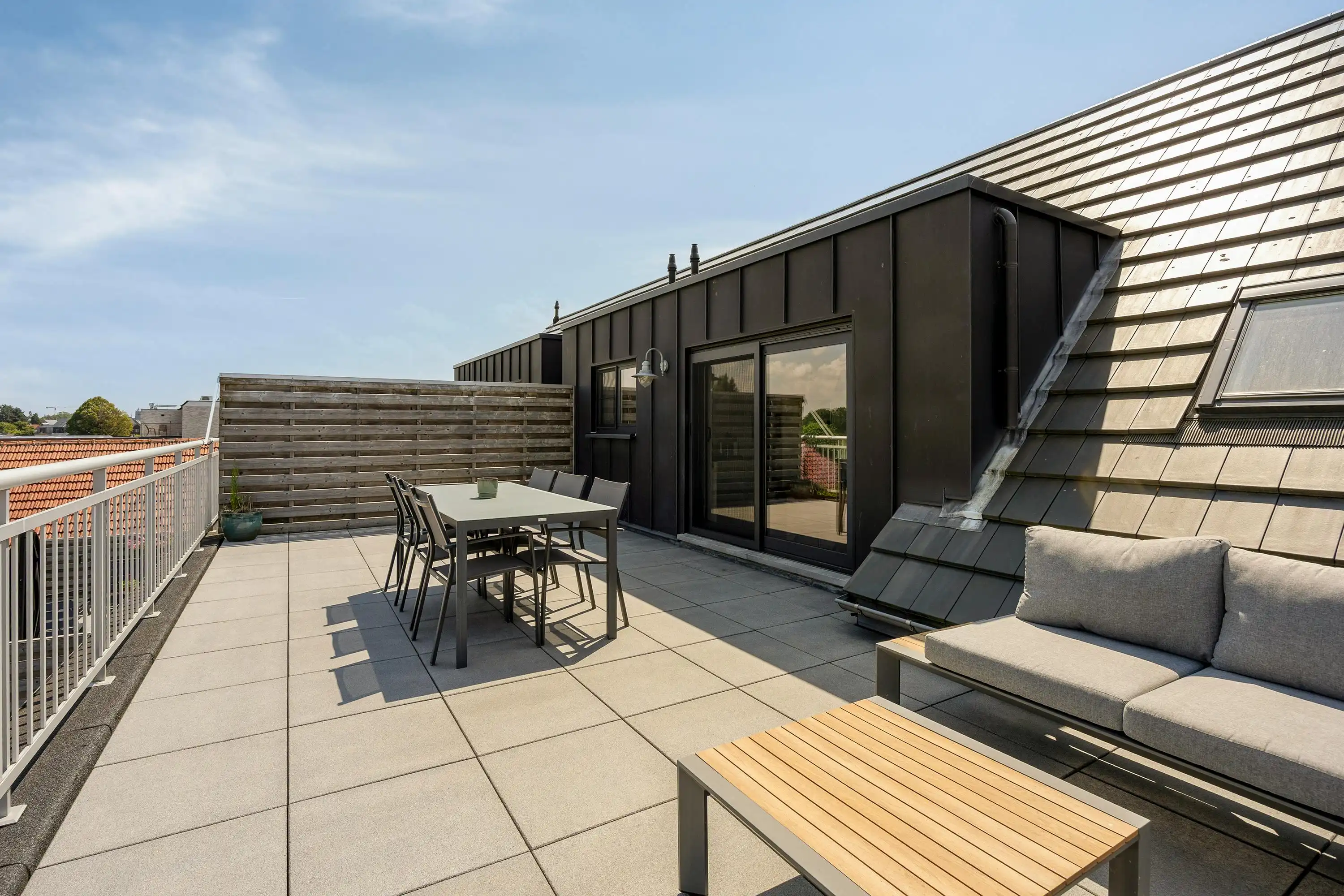 Instapklaar appartement  met ruim terras te koop in Brecht! foto 12