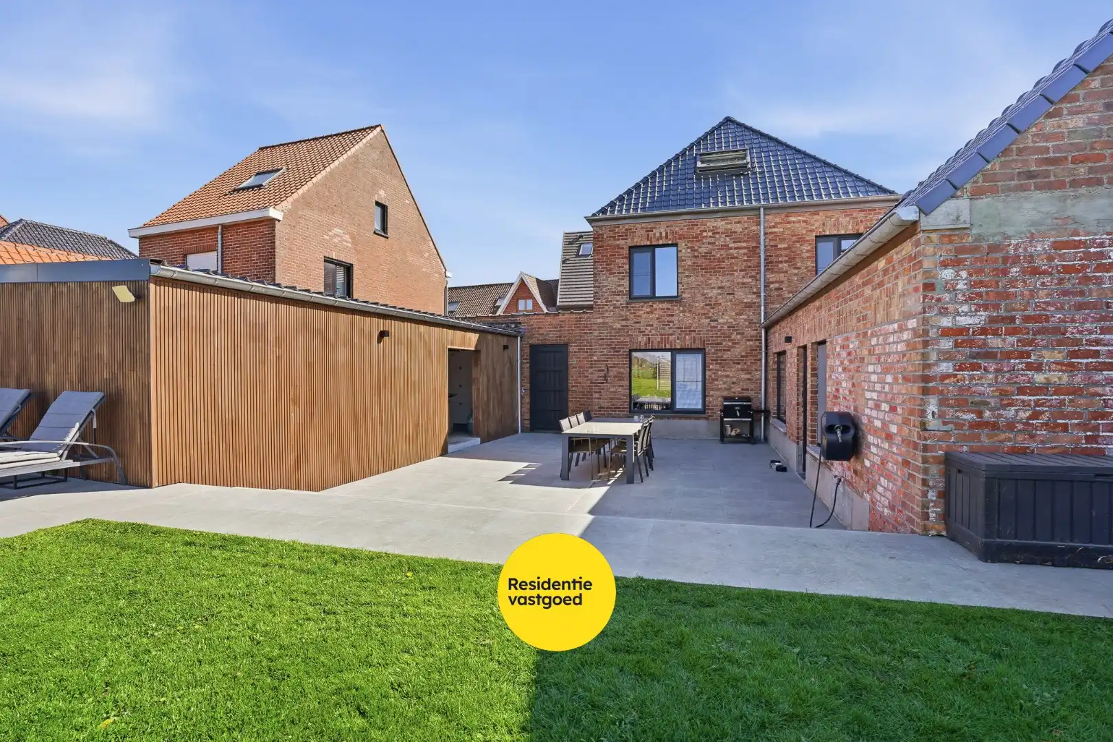 Volledig gerenoveerde alleenstaande woning op toplocatie in Zedelgem foto 24