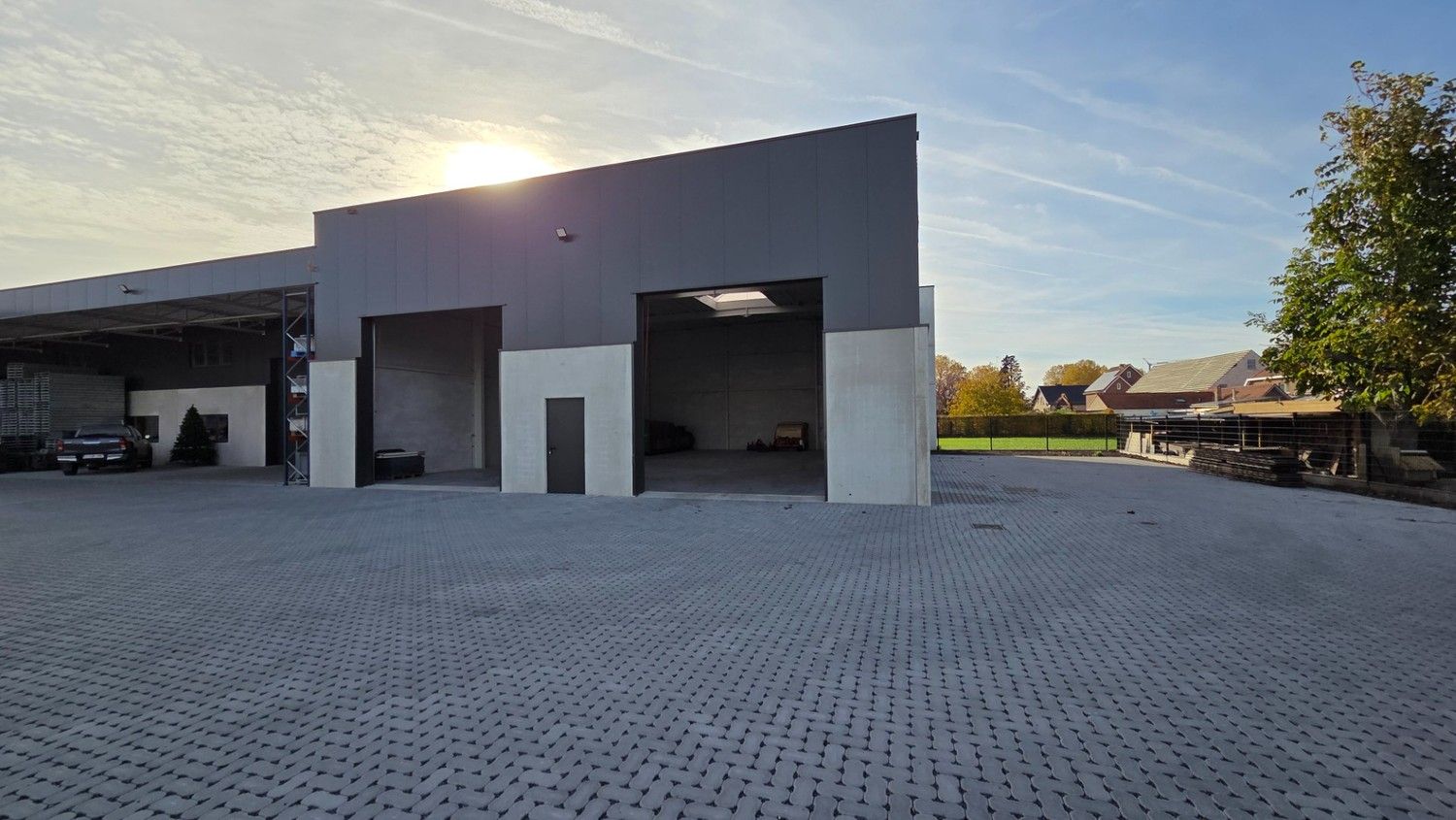 Moderne nieuwbouw bedrijfshal (320m²) te BREE foto 2