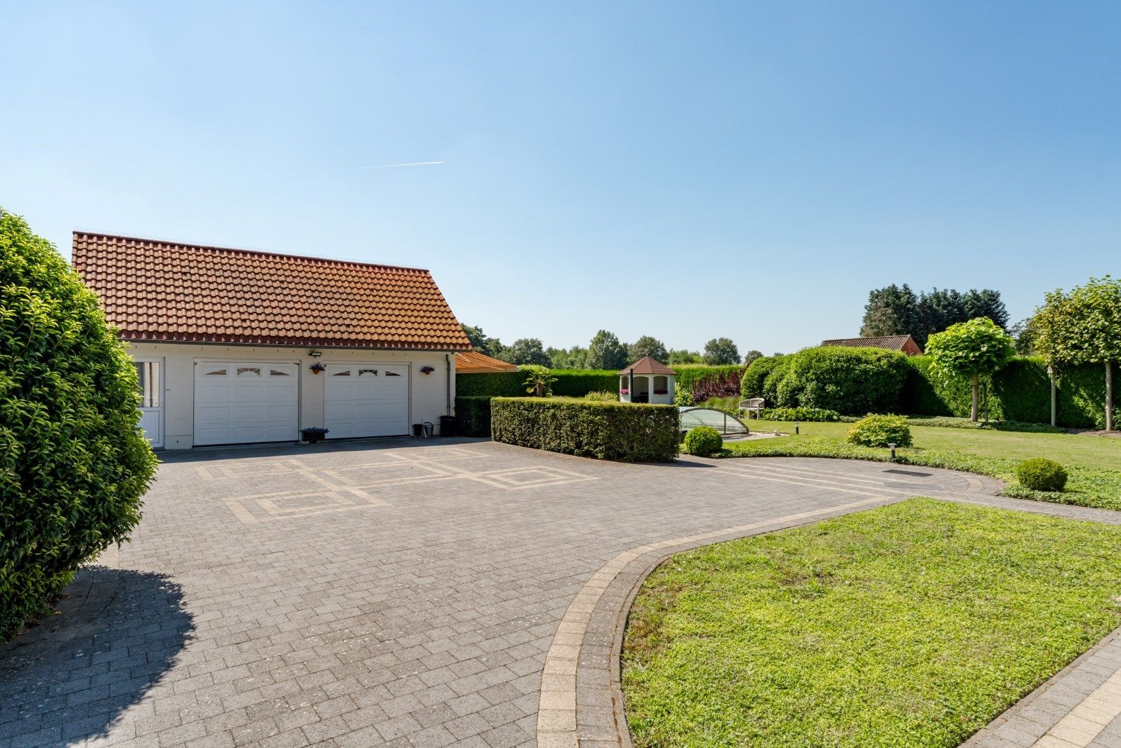 Prachtige villa te koop op rustige locatie! foto 3