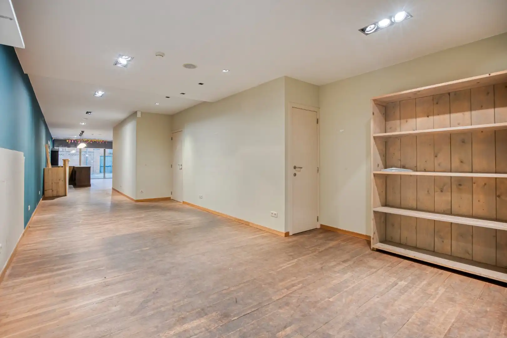 Instapklare commerciële ruimte in het centrum van Mol !  foto 8