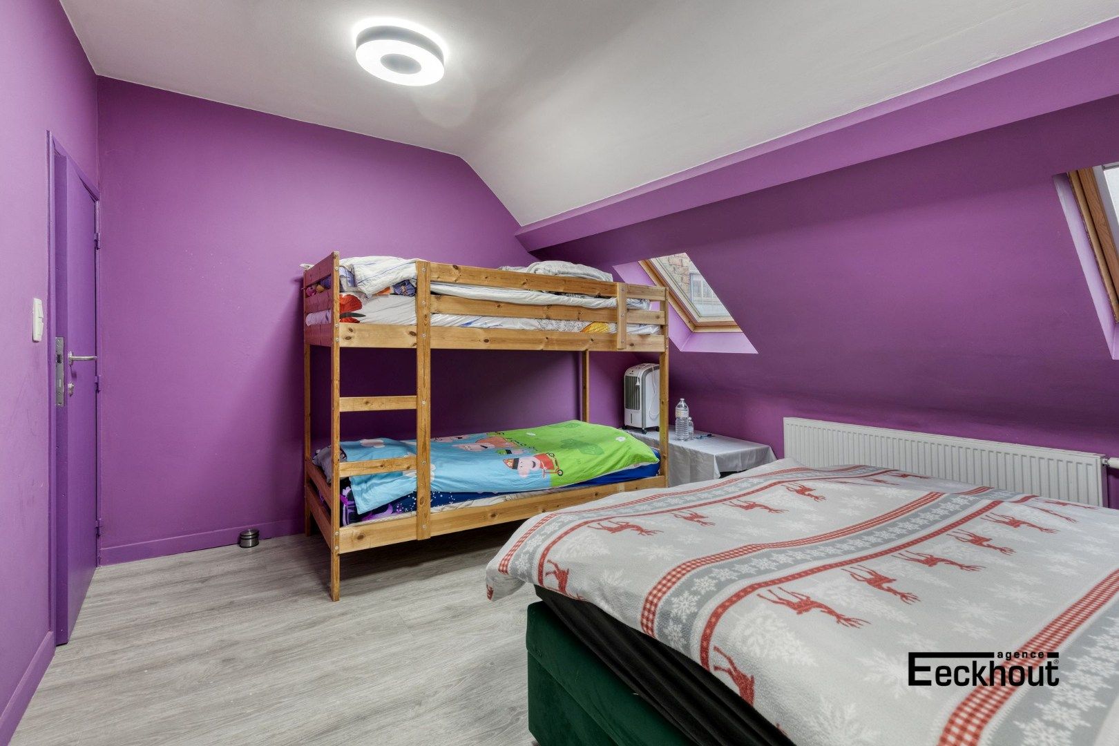 Grotendeels gerenoveerde woning met 3 ruime kamers en 2 badkamers! foto 12