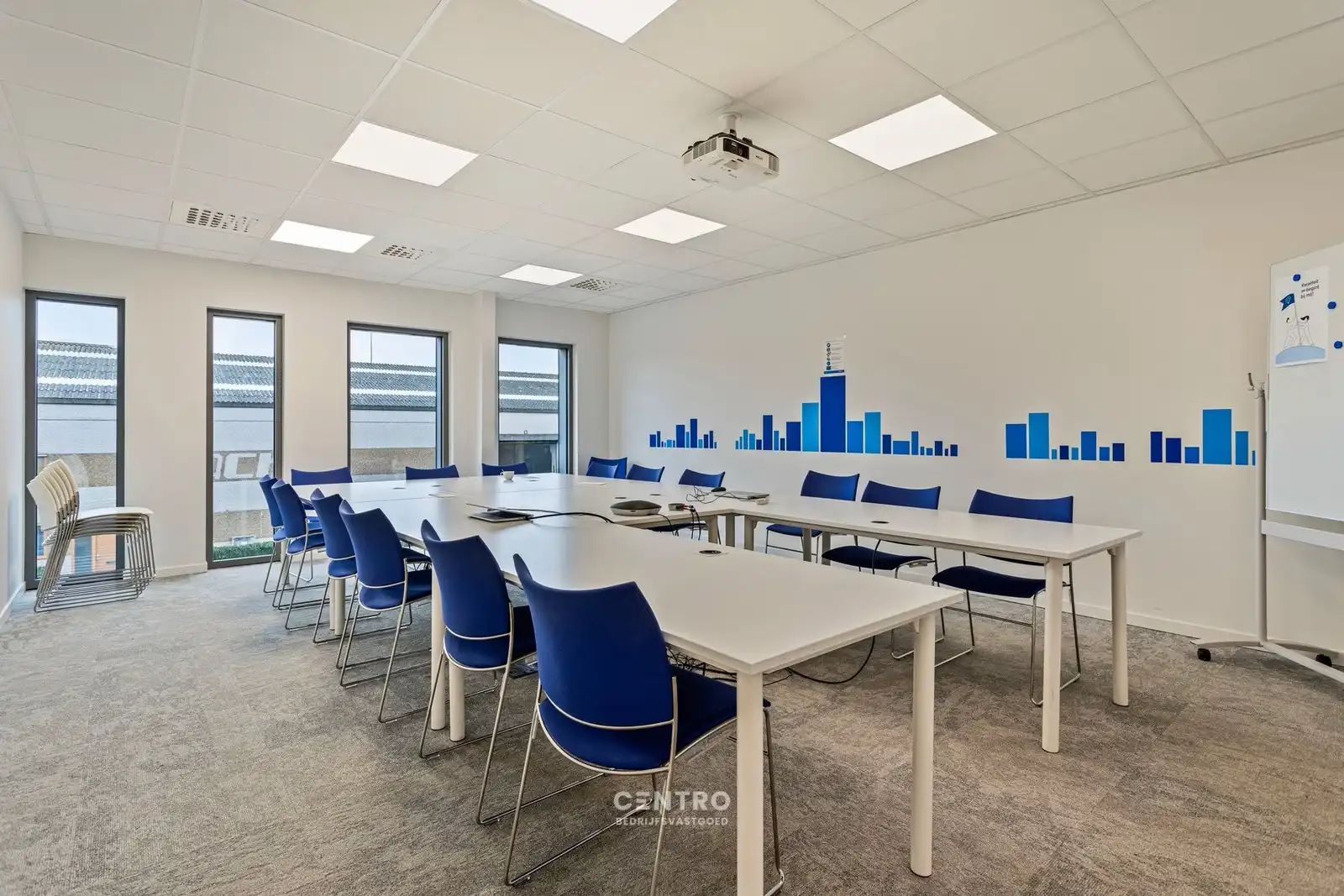 VERNIEUWDE en INSTAPKLARE KANTOORRUIMTEN (259m² en 337m²) op een UITSTEKENDE LOCATIE langs de AUTOSNELWEG te Loppem (Brugge-Zedelgem)! foto 13
