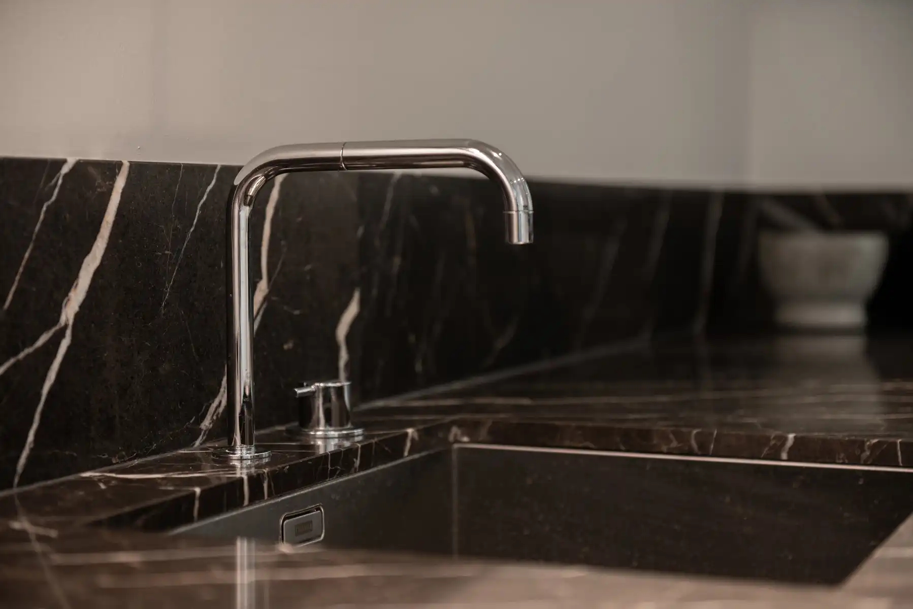 Exclusieve instapklare woning met zwembad en open groenzicht foto 13