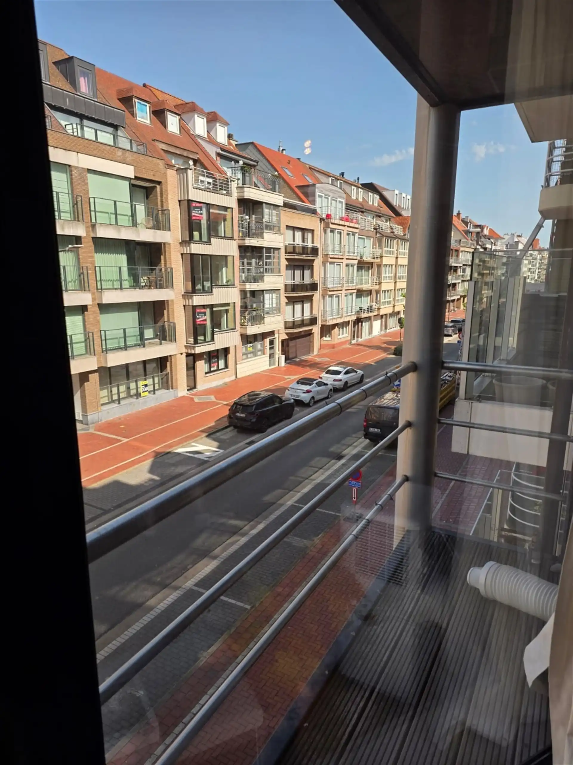Lichtrijk 2-slaapkamerappartement met terras foto 10