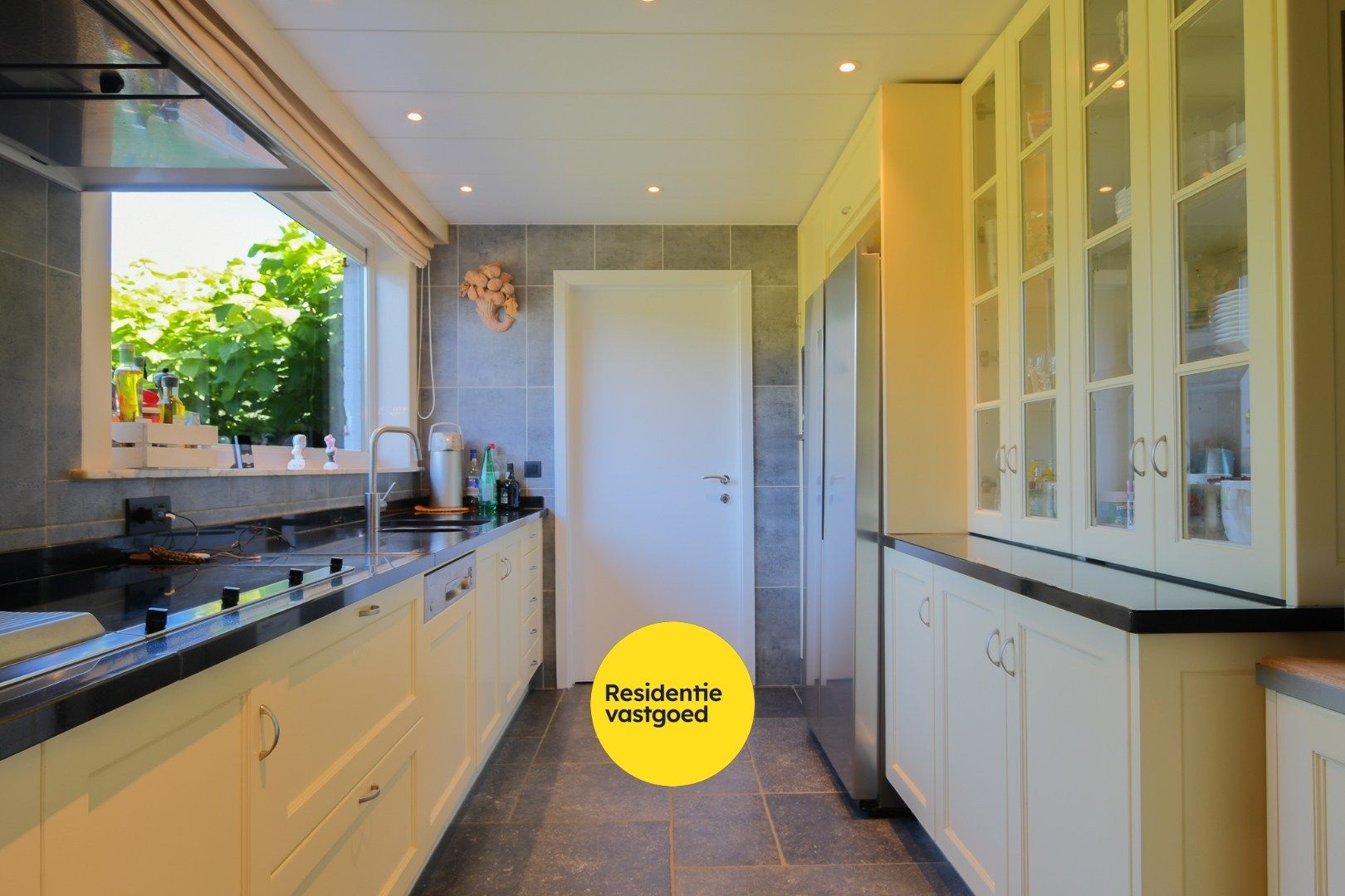 Charmante villa met 5 slpks en mooie tuin te Sint-Kruis foto 5