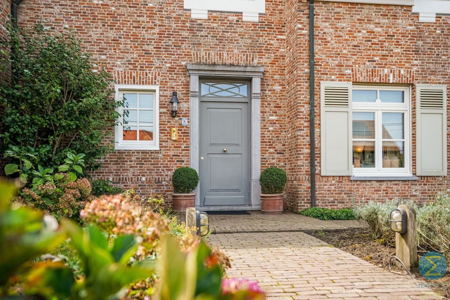 Exclusieve villa met bijgebouwen op 6.660m² grond foto 25