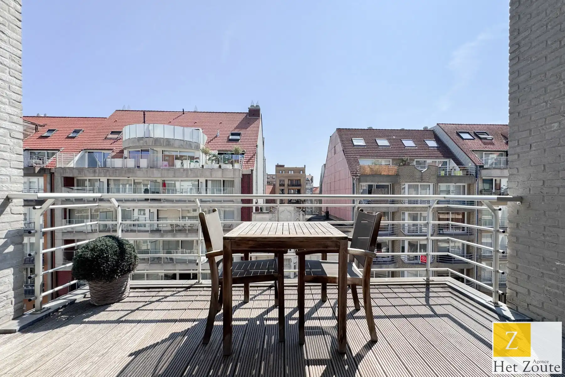 Gerenoveerd duplexappartement met ruim terras foto 2