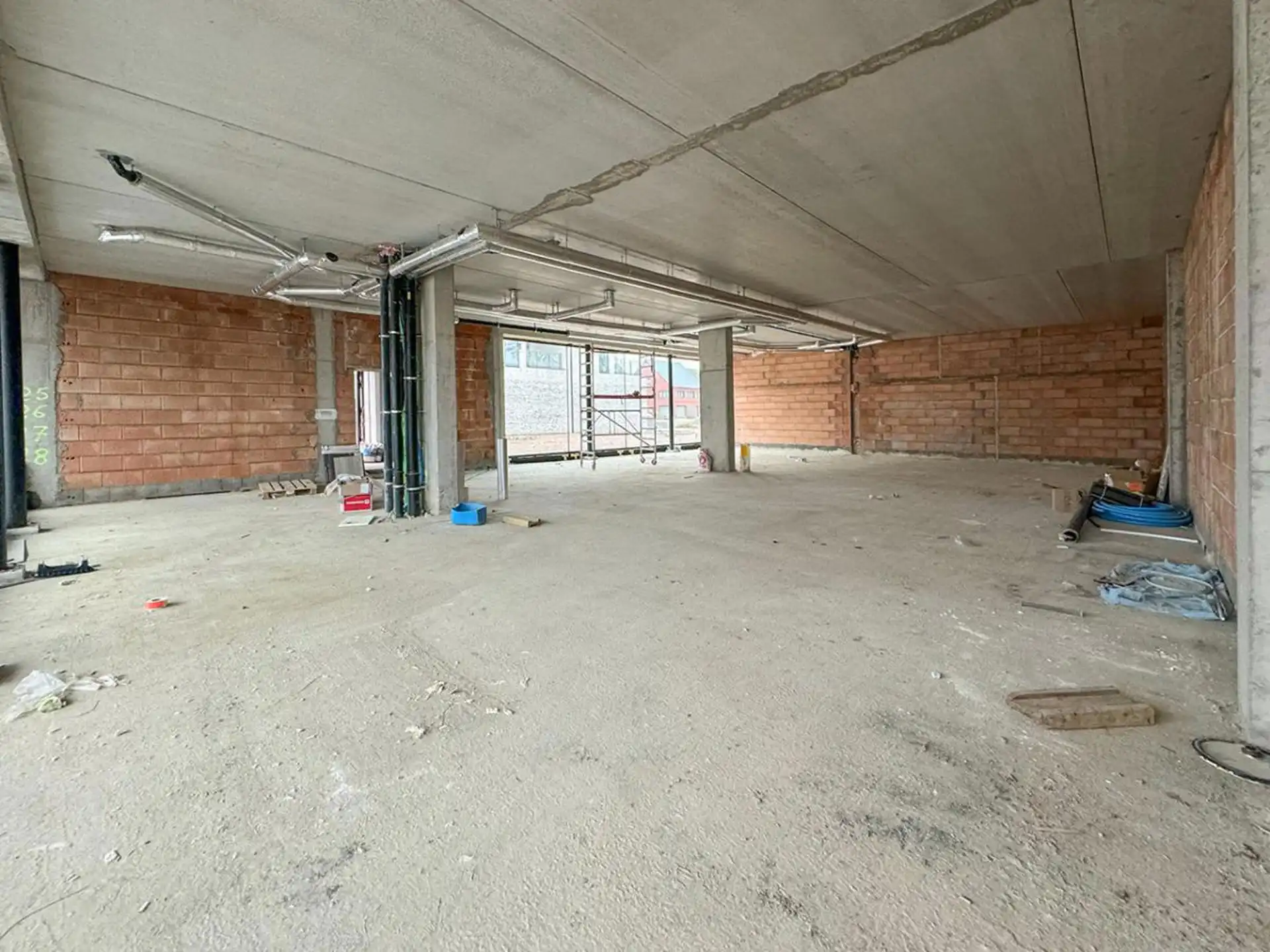 Kantoor of handelsgelijkvloers (250m²) in het centrum van Ham foto 5