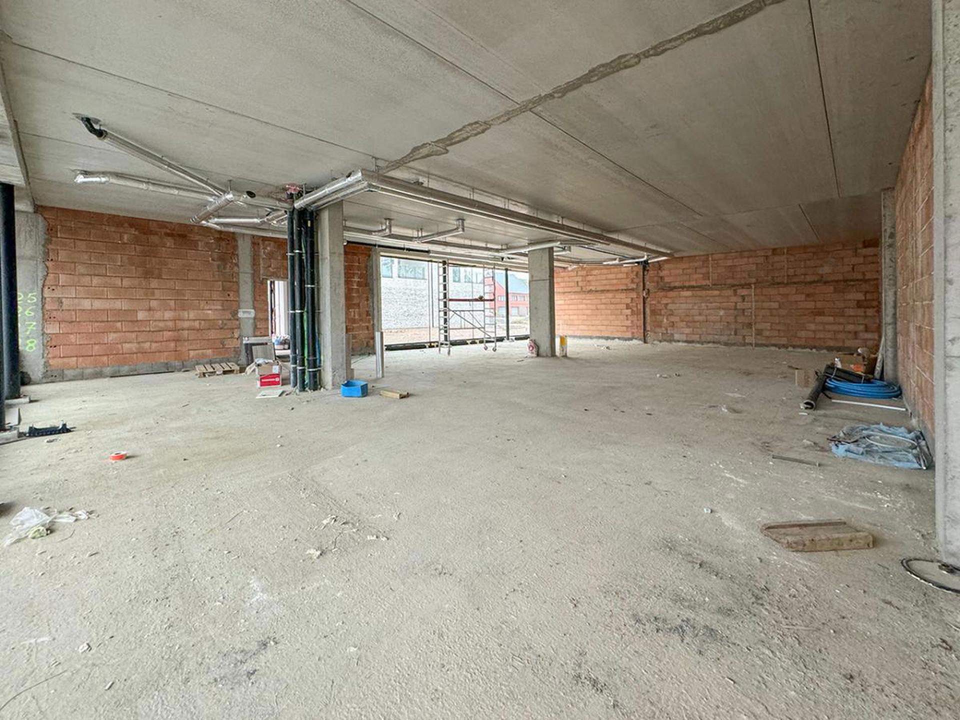 Kantoor of handelsgelijkvloers (250m²) in het centrum van Ham foto 5