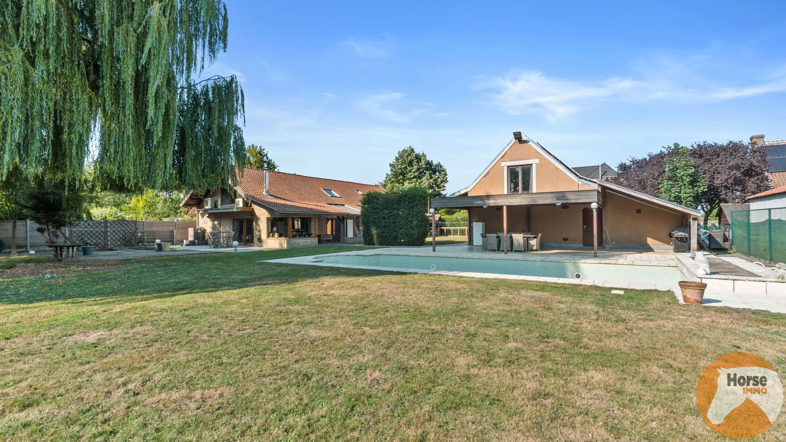 ZELZATE - Landhuis met bijgebouw, zwembad en paardenstallen foto {{pictureIndex}}