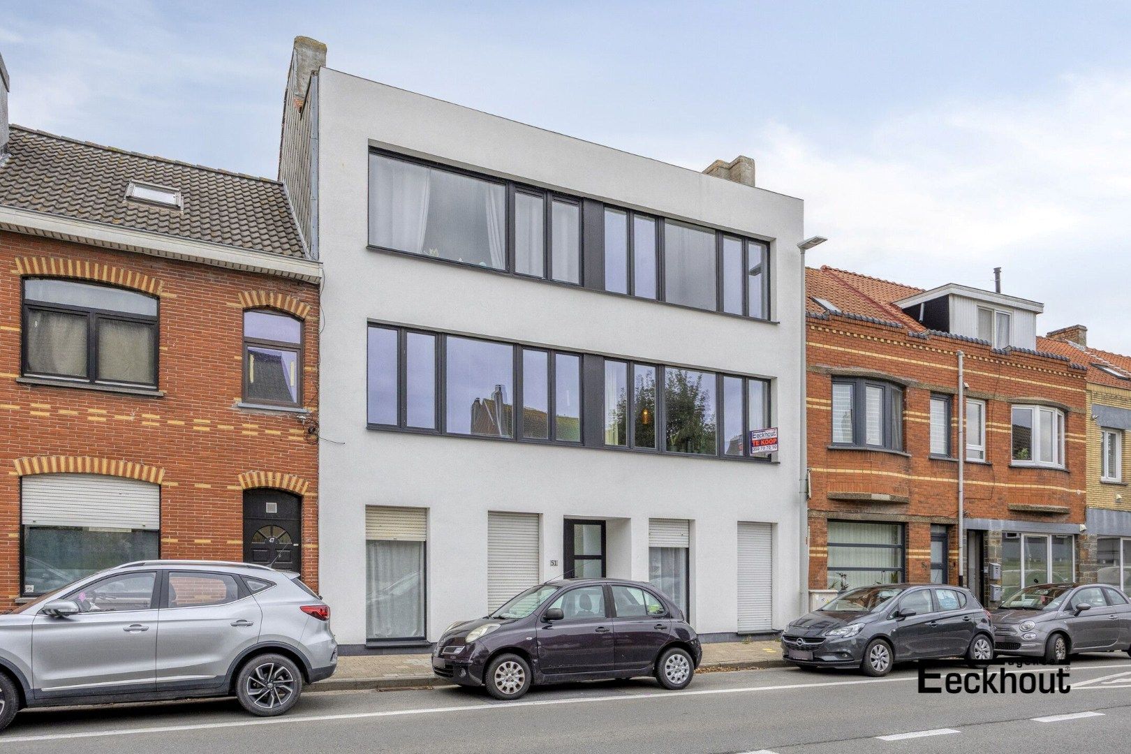 Volledig gerenoveerd appartement op gunstige ligging te Bredene! foto {{pictureIndex}}
