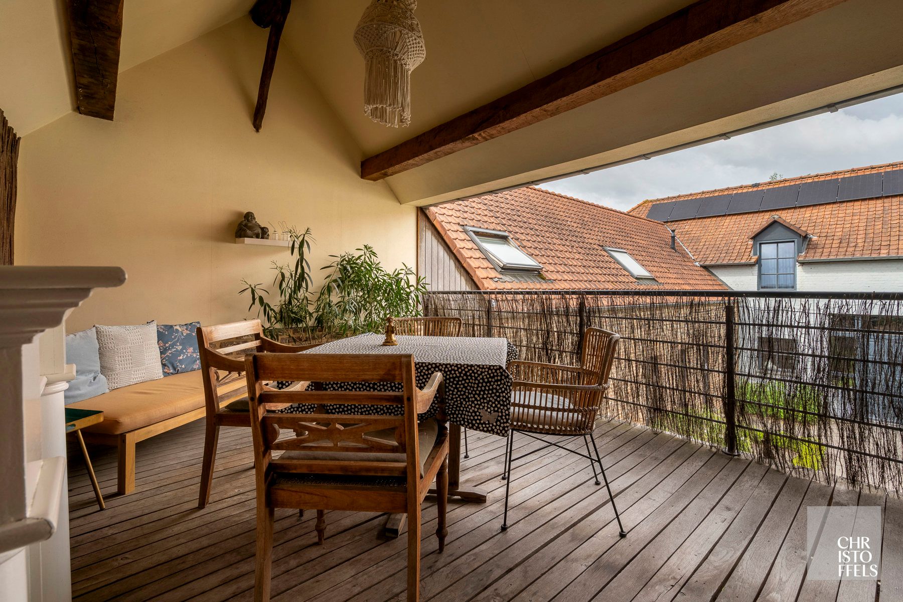 Appartement (113m²) in historische vierkantshoeve te Bilzen! foto 3