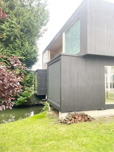 HIPPE KANTOREN-POLYVALENT GEBOUW NABIJ OPRIT E40 foto 2