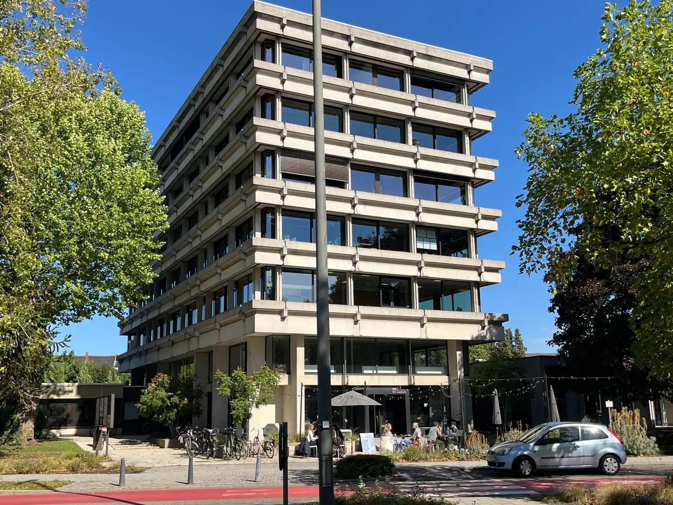 Kantoorruimte met uitstraling in hartje Hasselt – 412 m² op toplocatie foto 2