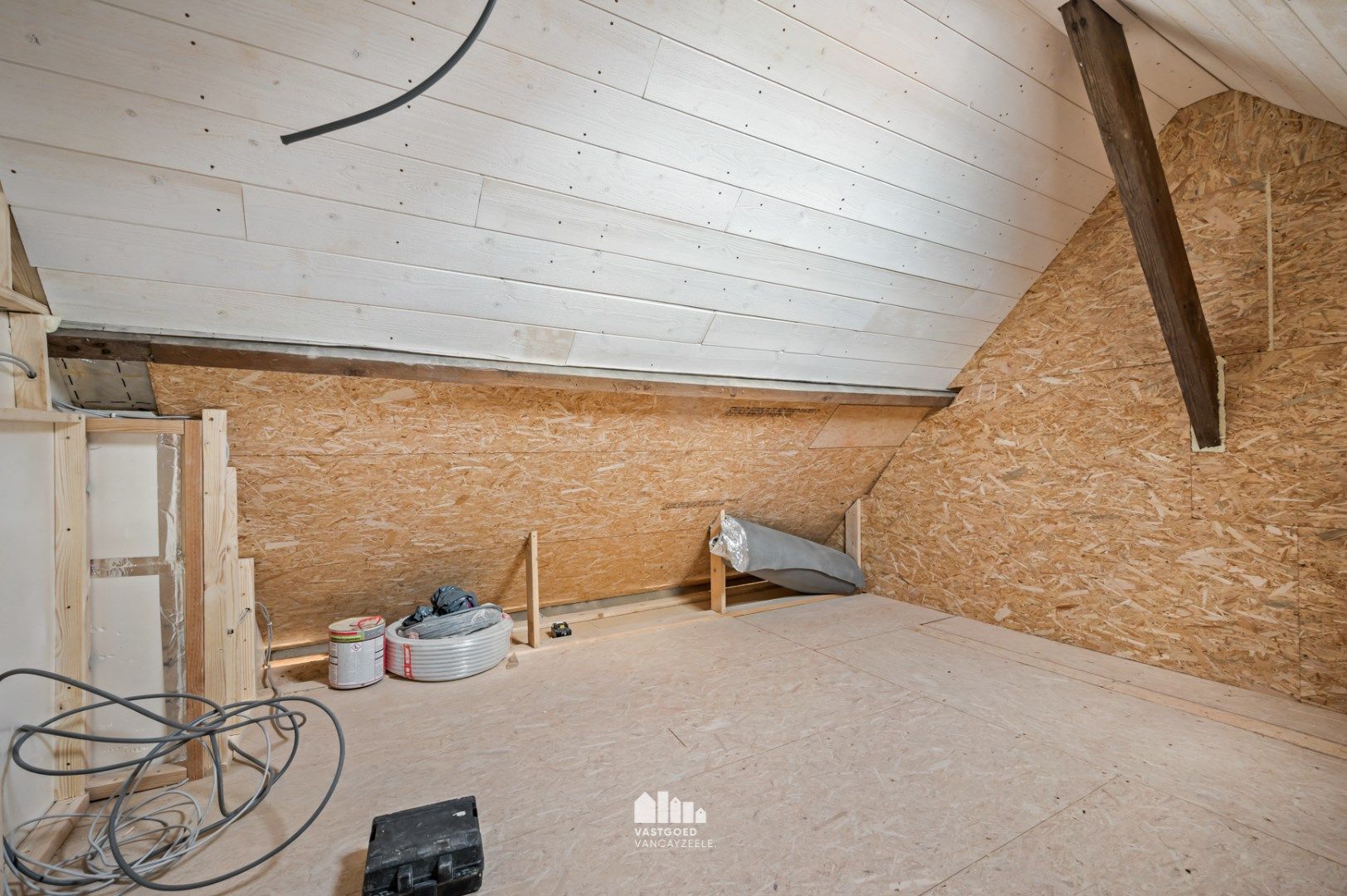 Woning op het dorpsplein in Kemmel.  foto 27