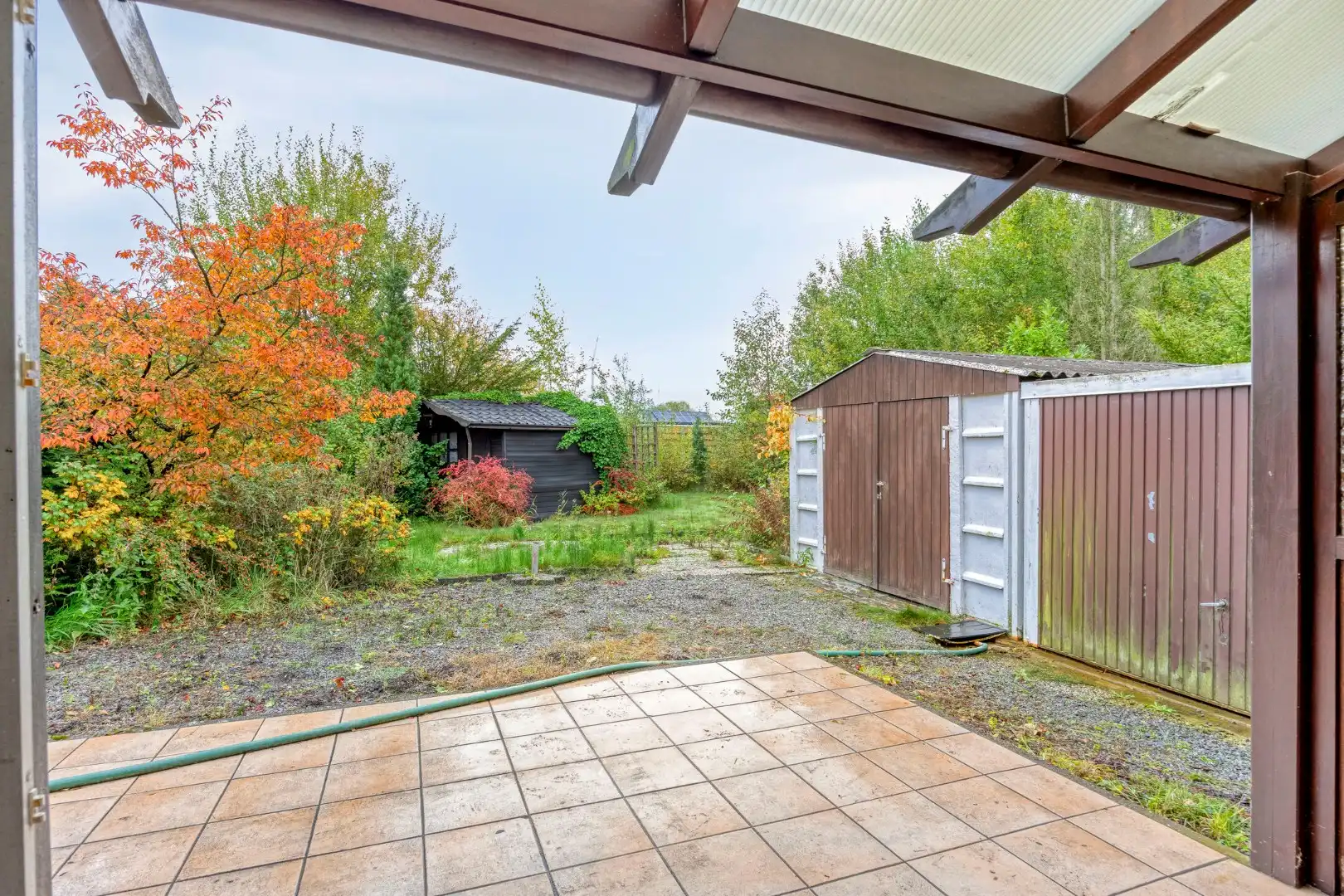 Rustig gelegen te renoveren woning op een mooi perceel van 13 are. foto 20